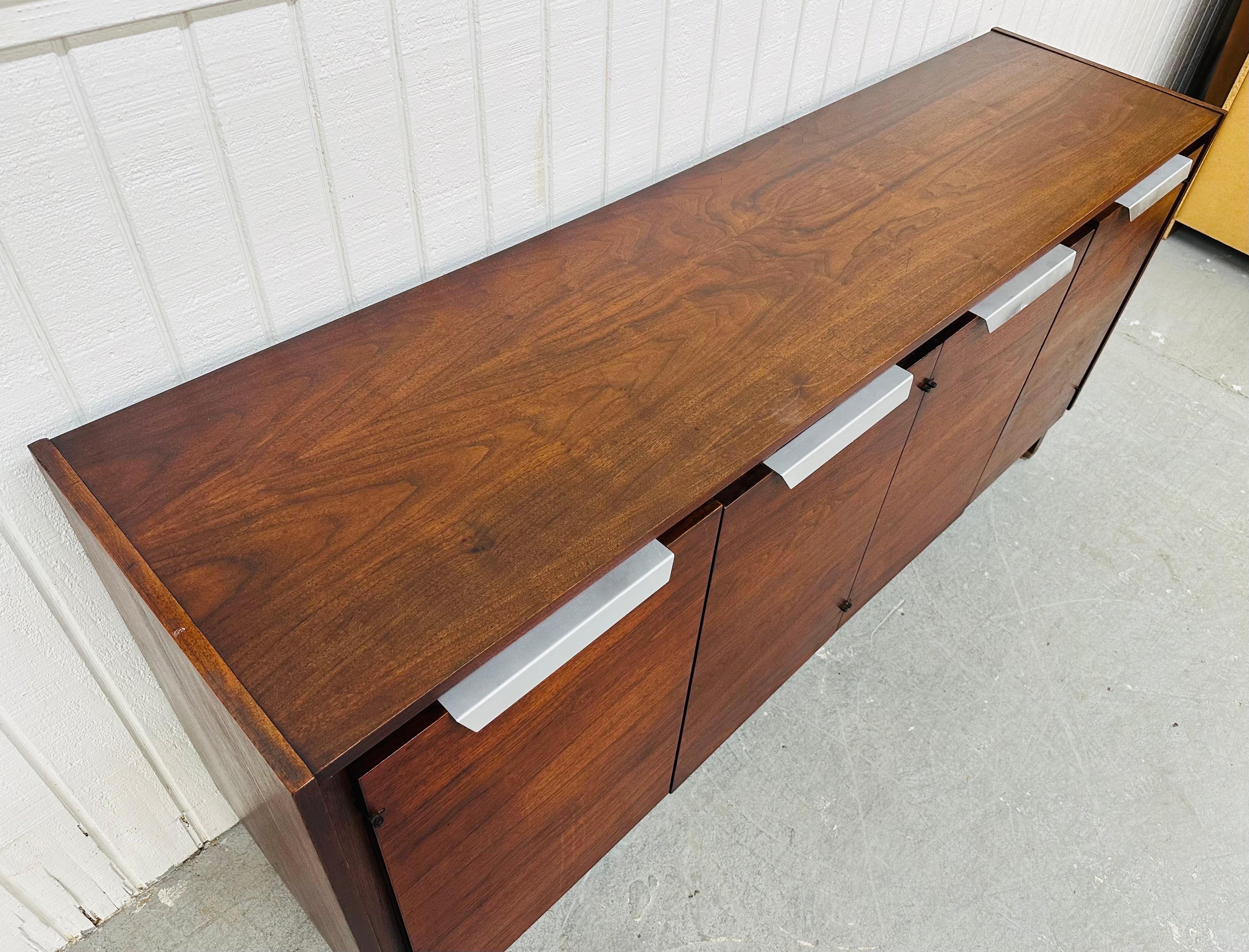 Americano Credenza in legno di palissandro in stile Jens Risom, metà secolo moderno in vendita