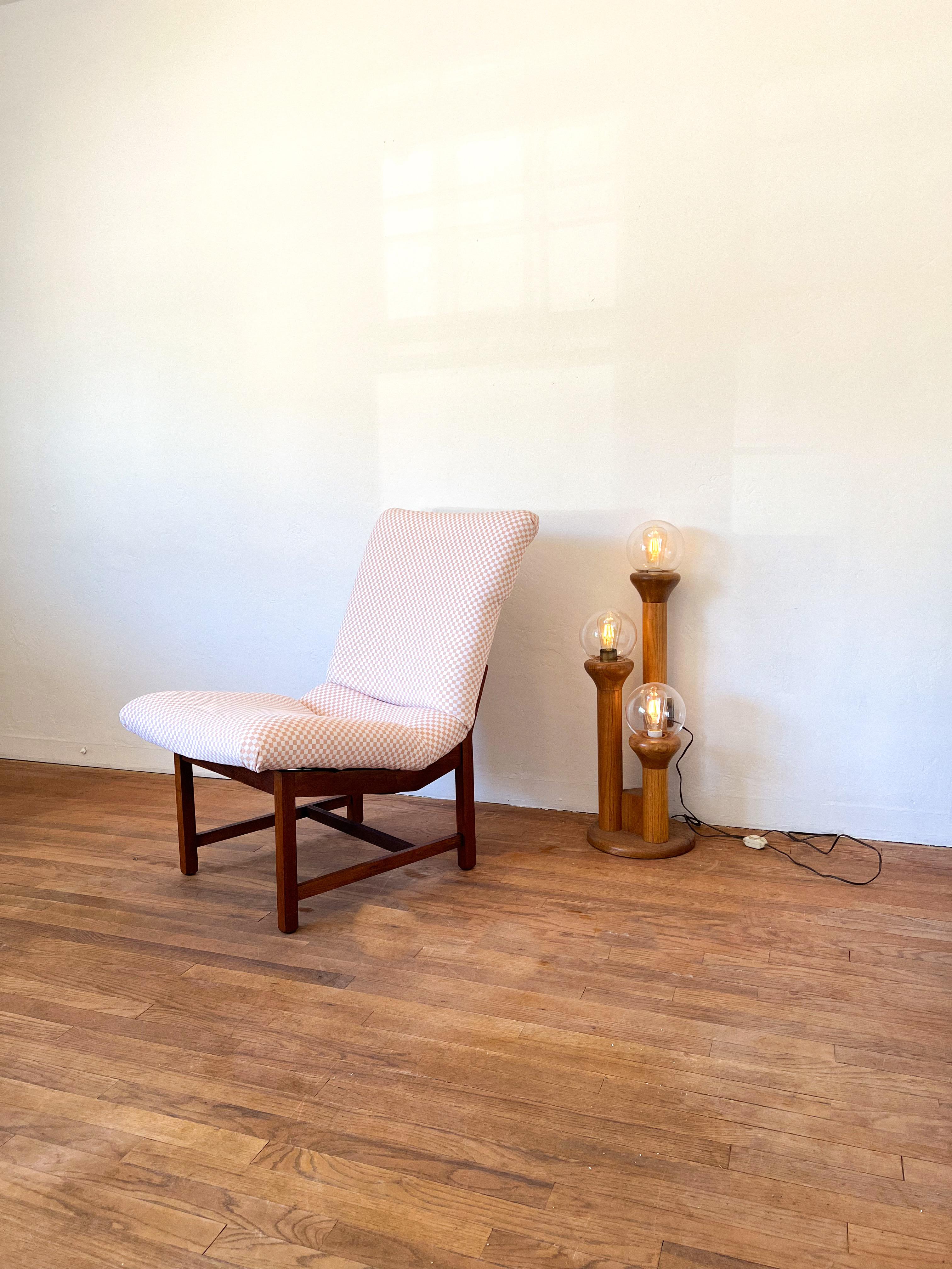 Mid-Century Modern Jens Risom Style Slipper Chair For Sale 5