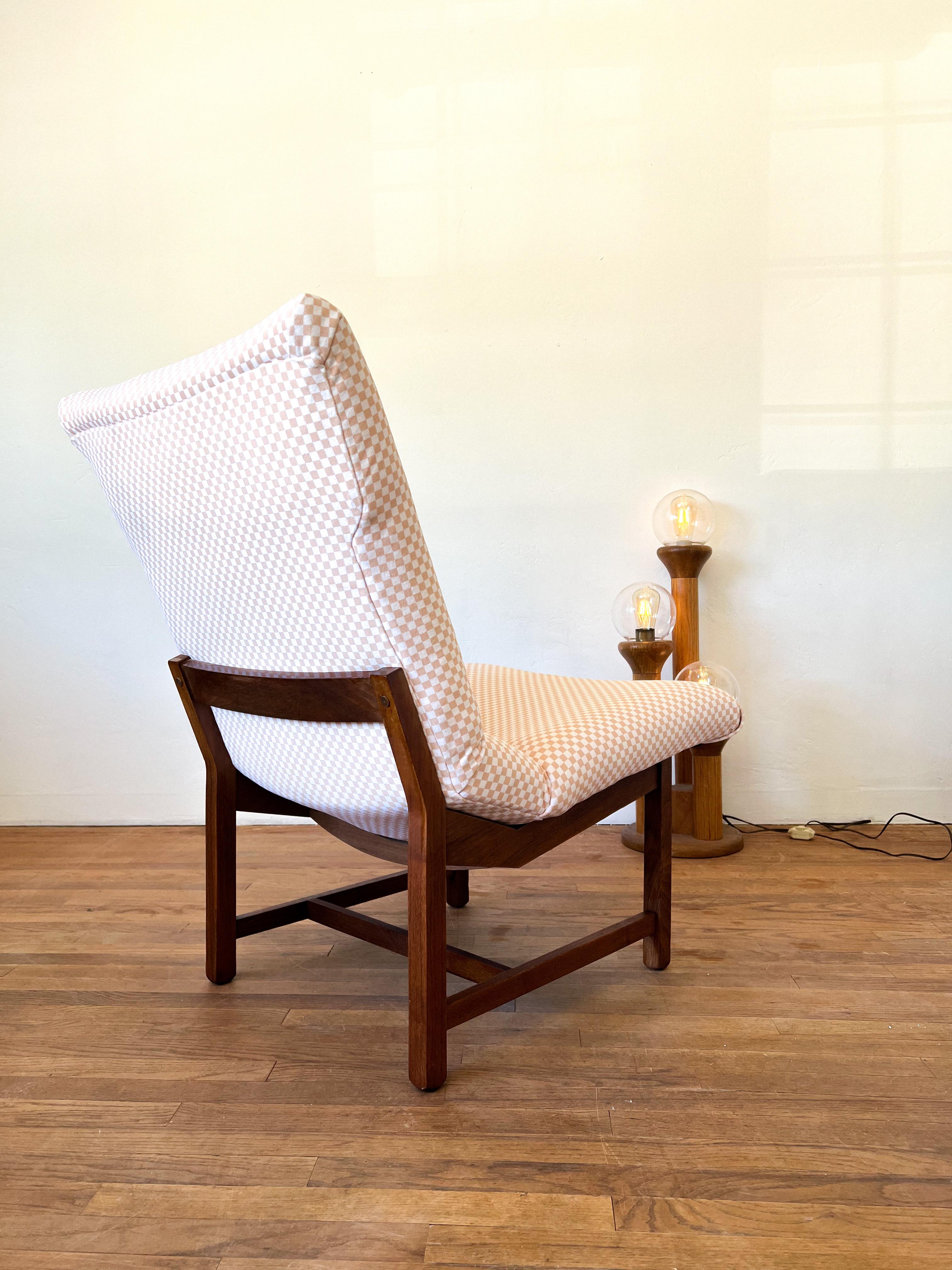 Mid-Century Modern Jens Risom Style Slipper Chair In Good Condition For Sale In La Mesa, CA