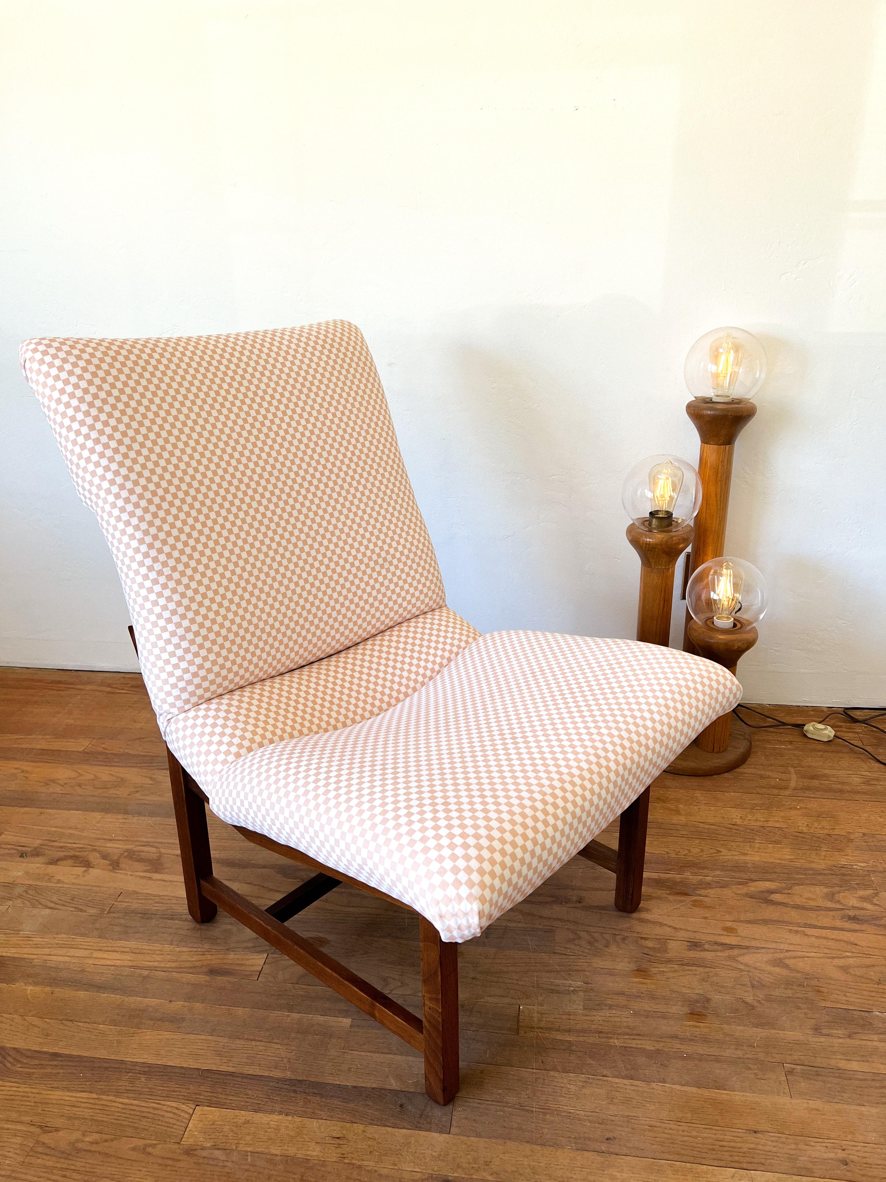 Mid-Century Modern Jens Risom Style Slipper Chair For Sale 1