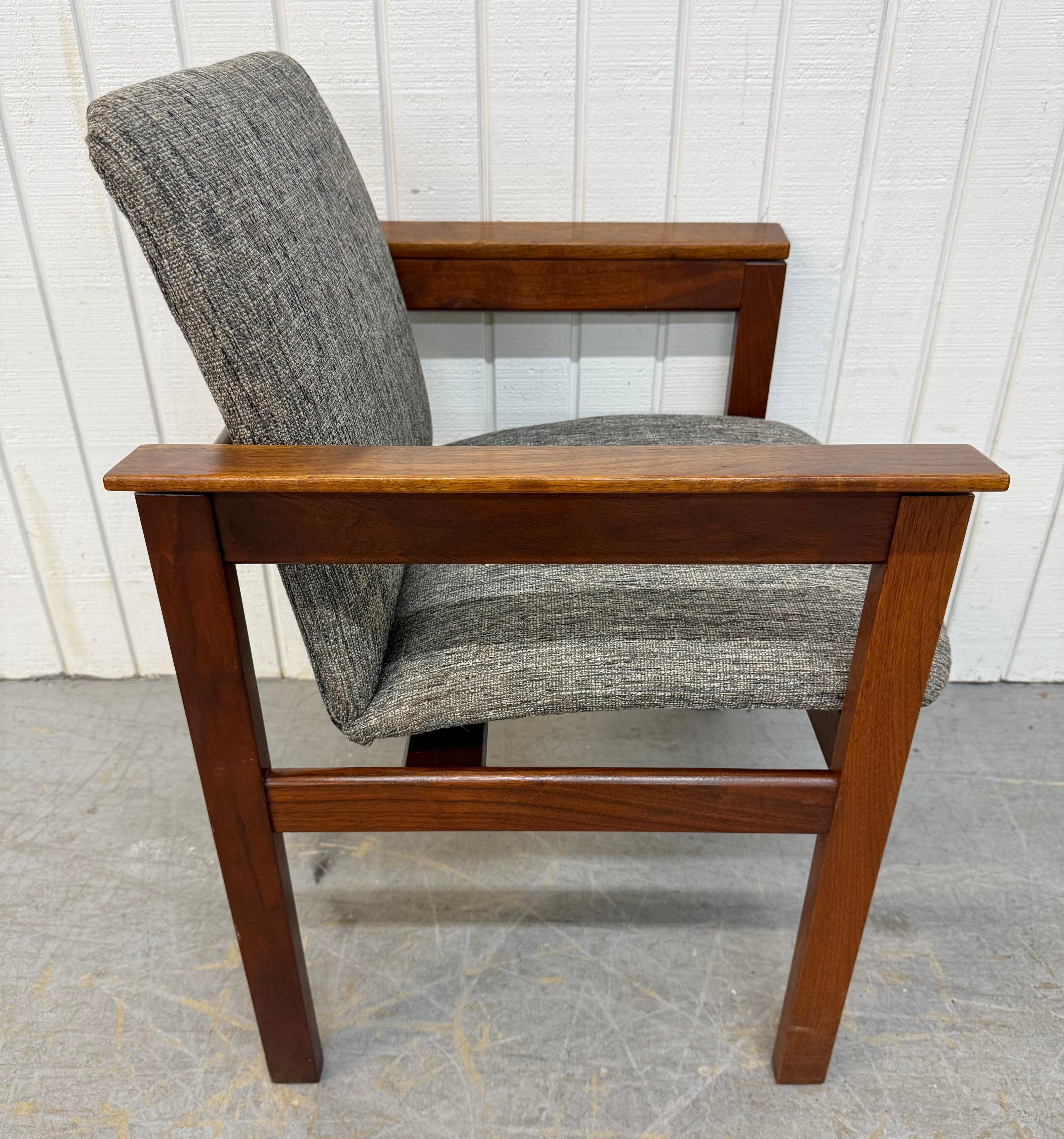 Mid-Century Modern Jens Risom Upholstered Walnut Arm Chair In Good Condition For Sale In Clarksboro, NJ