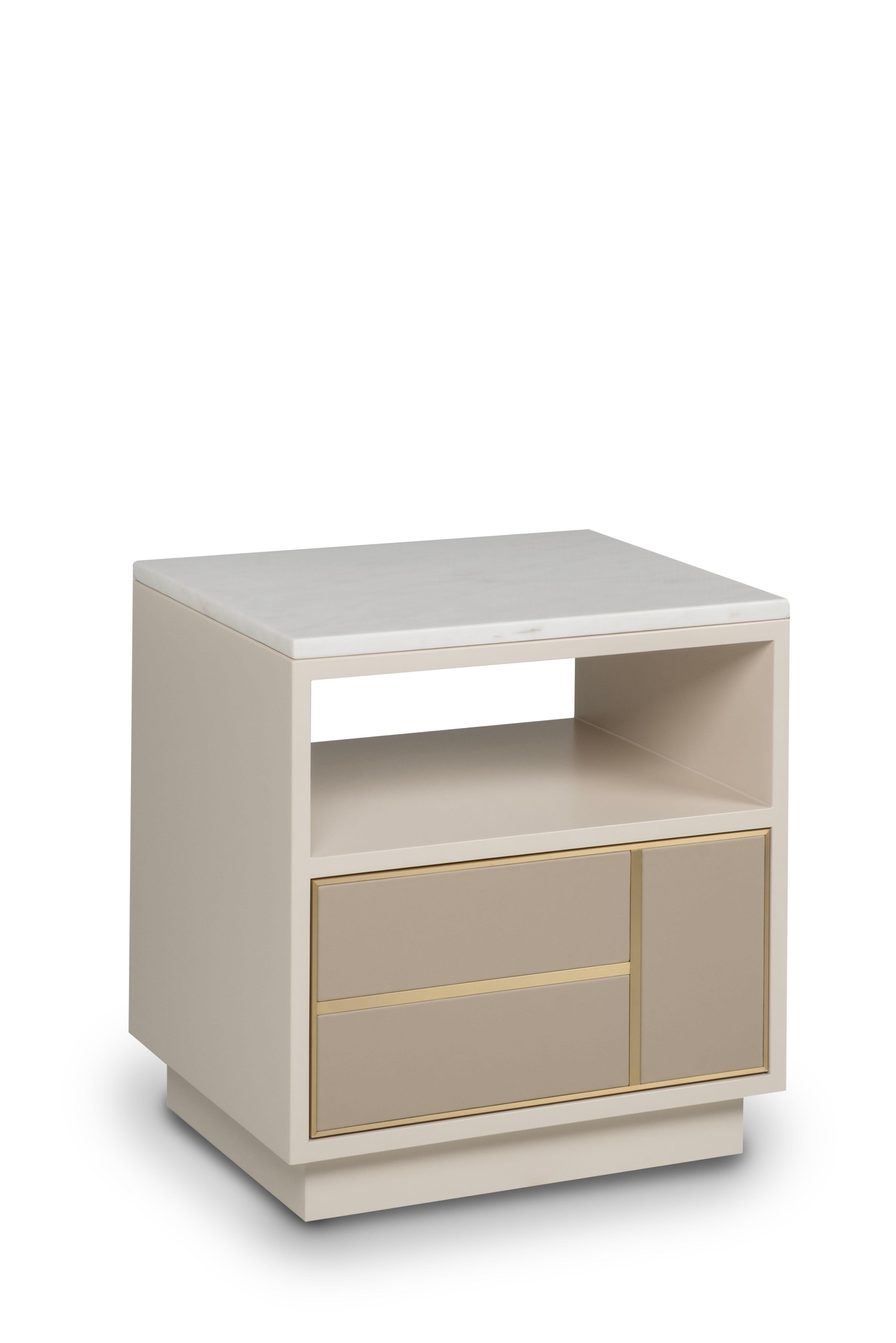 Brossé Modernité du milieu du siècle Jensen Ensemble 2 tables de nuit Tables de chevet, marbre, Greenapple en vente