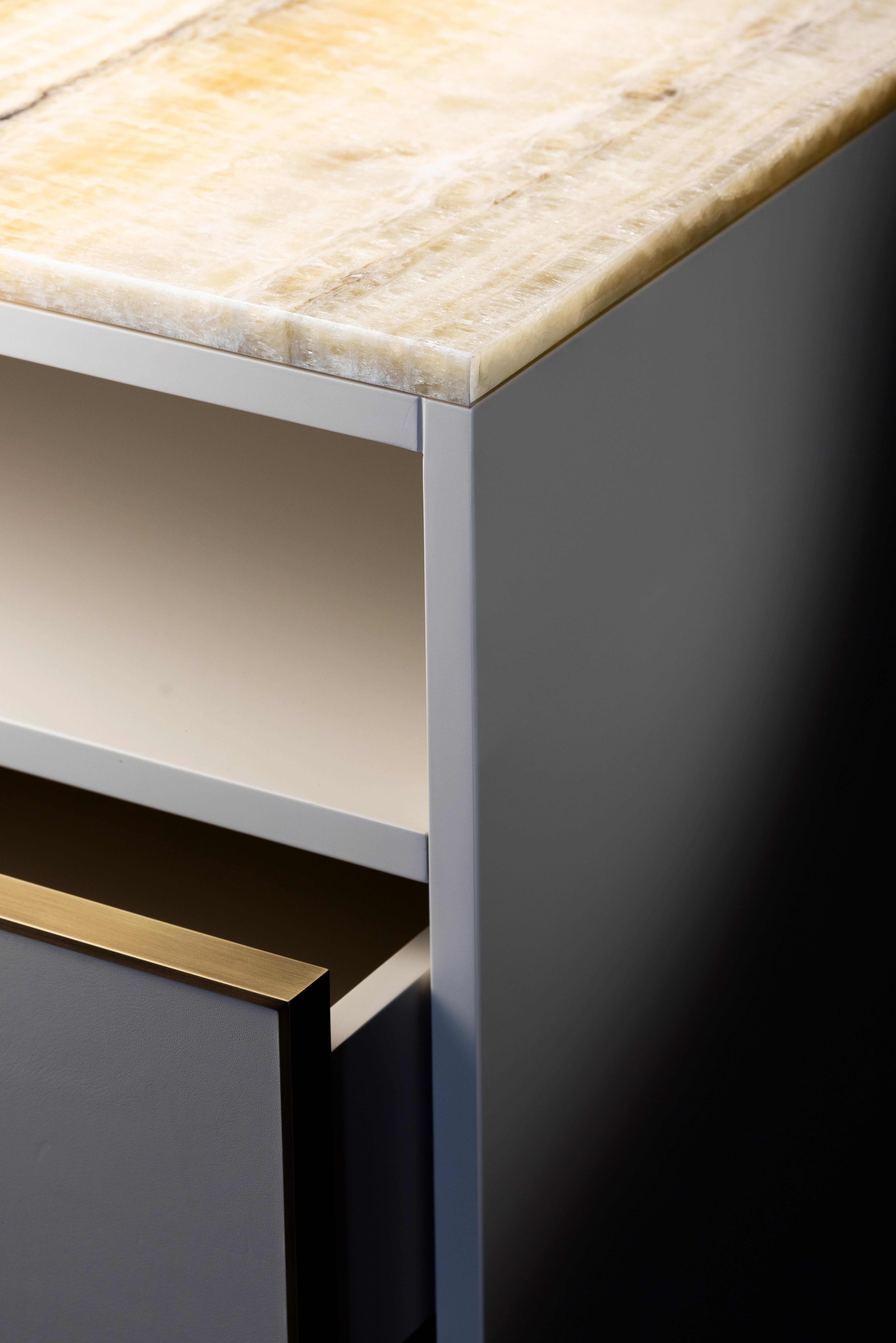 Modernité du milieu du siècle Jensen Ensemble 2 tables de nuit Tables de chevet, Onyx, Greenapple en vente 2