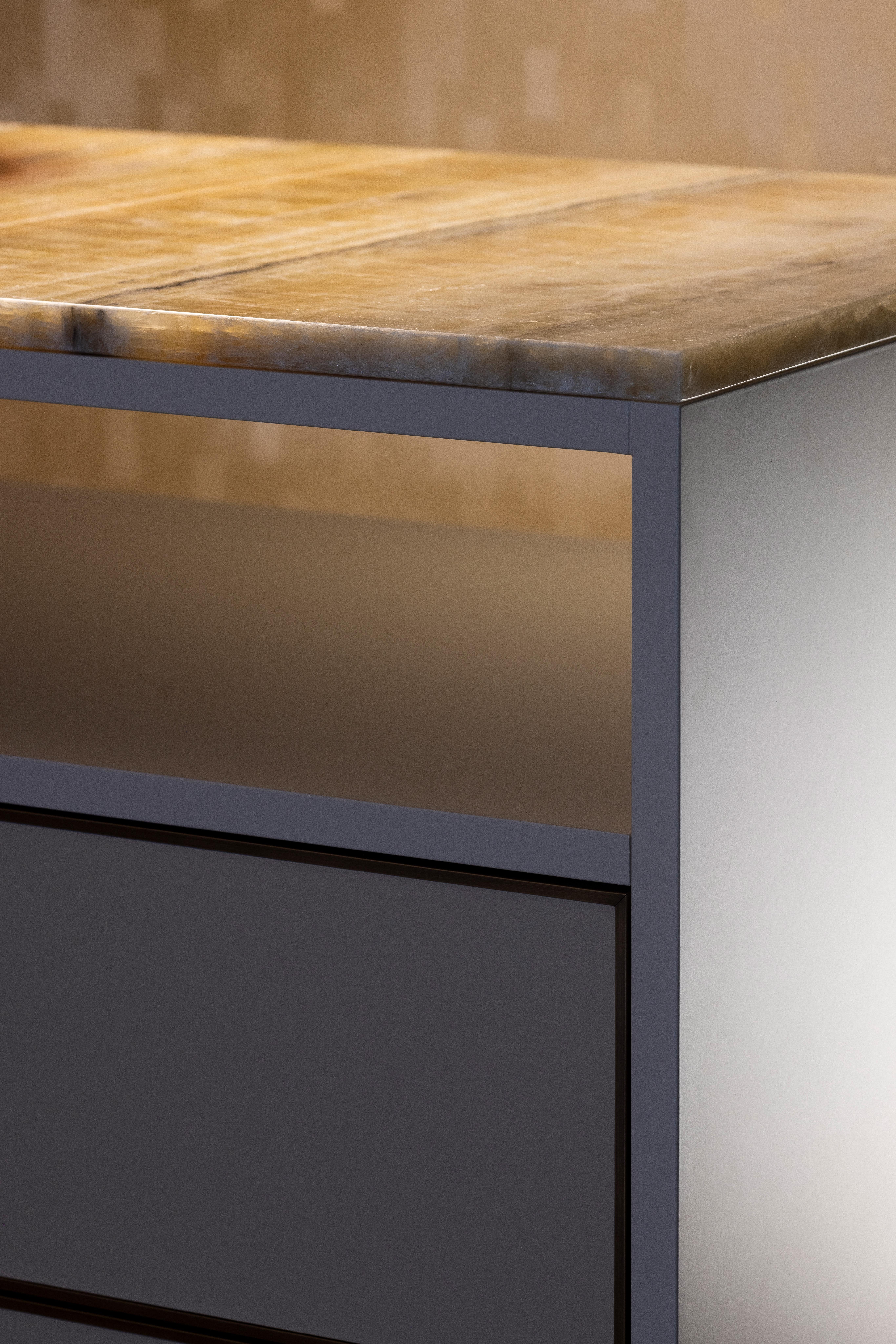 Modernité du milieu du siècle Jensen Ensemble 2 tables de nuit Tables de chevet, Onyx, Greenapple en vente 3