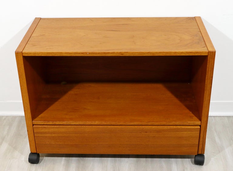Mid Century Modern Jesper Danish Teak Wood Rolling Bar Serving Cart w