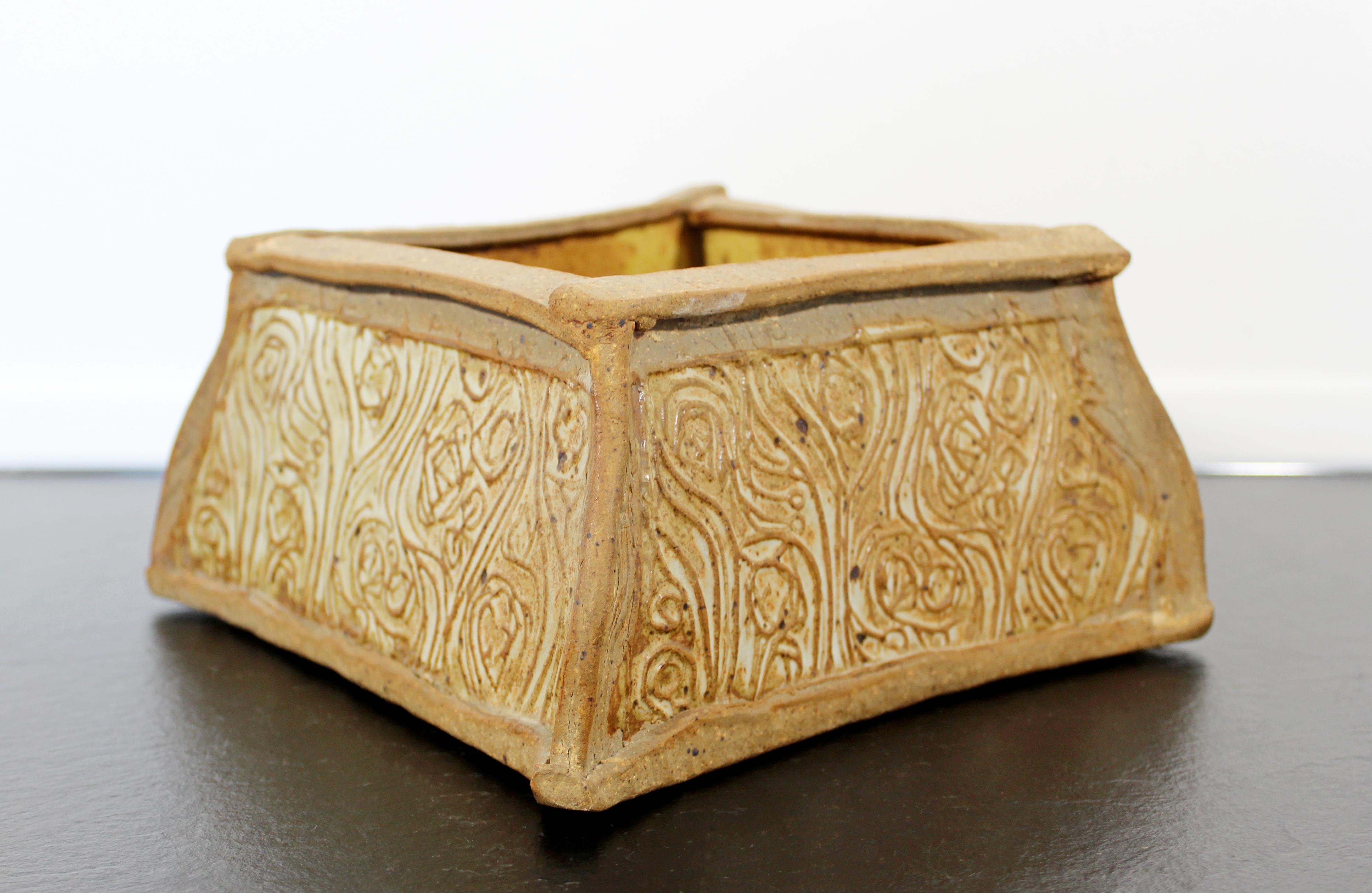 American Mid-Century Modern John Glick Signed Handmade Pottery Ceramic Art Box, 1960s