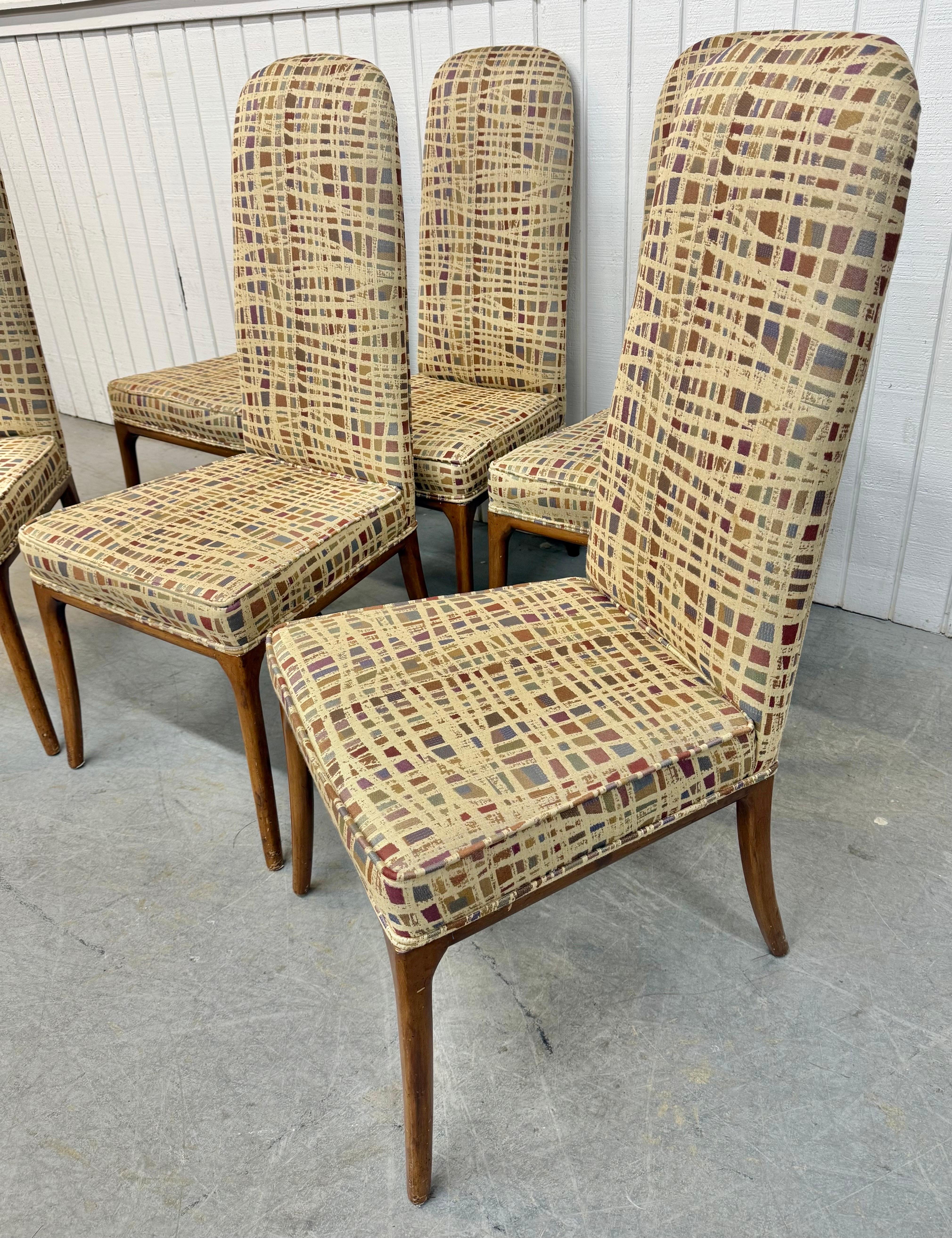 Mid-Century moderno Sedie da pranzo imbottite in legno di noce John Stuarts - Set di 6 sedie in vendita