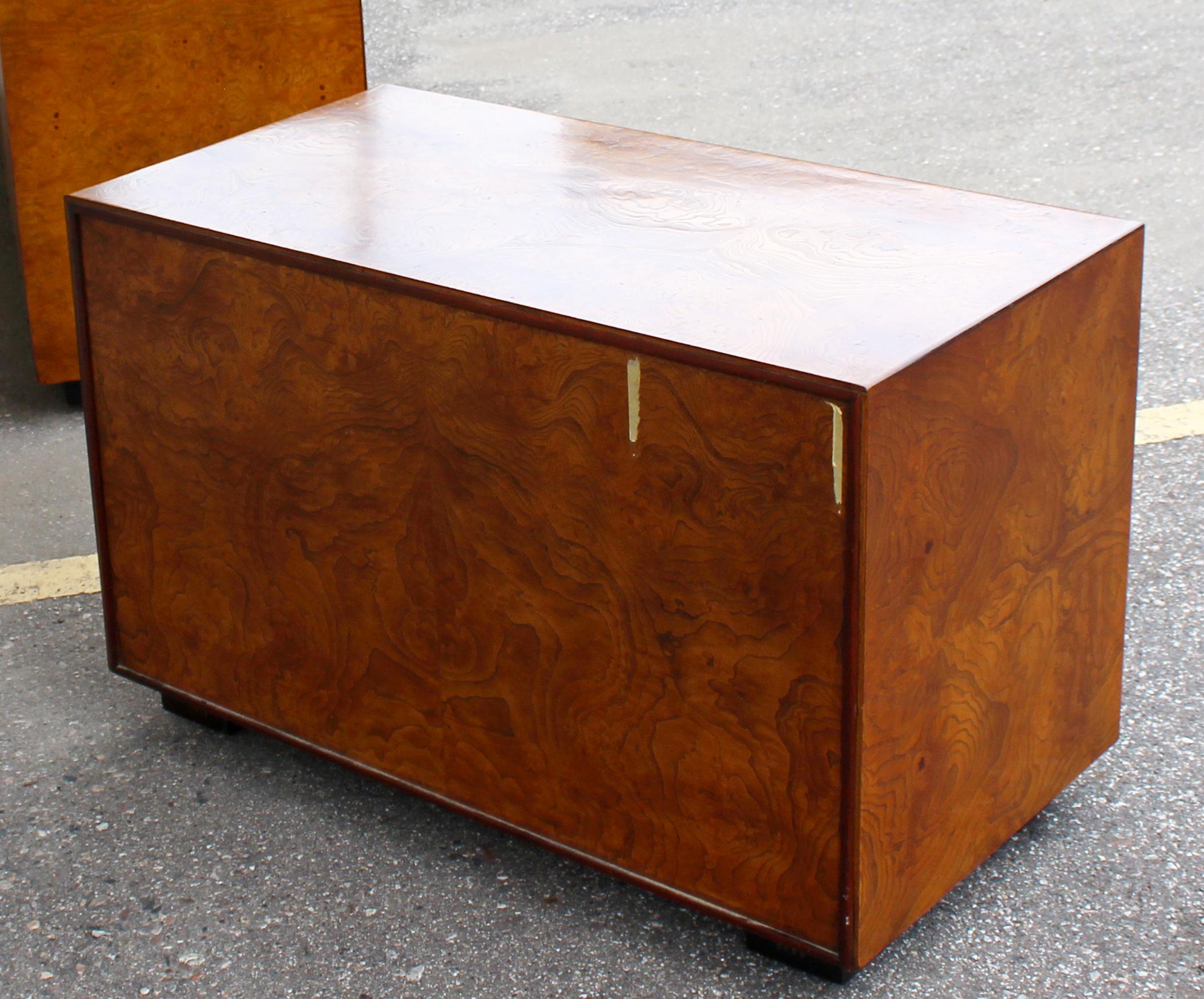 American Mid-Century Modern John Widdicomb Burl Wood Brass Dresser Nightstands Set, 1960s