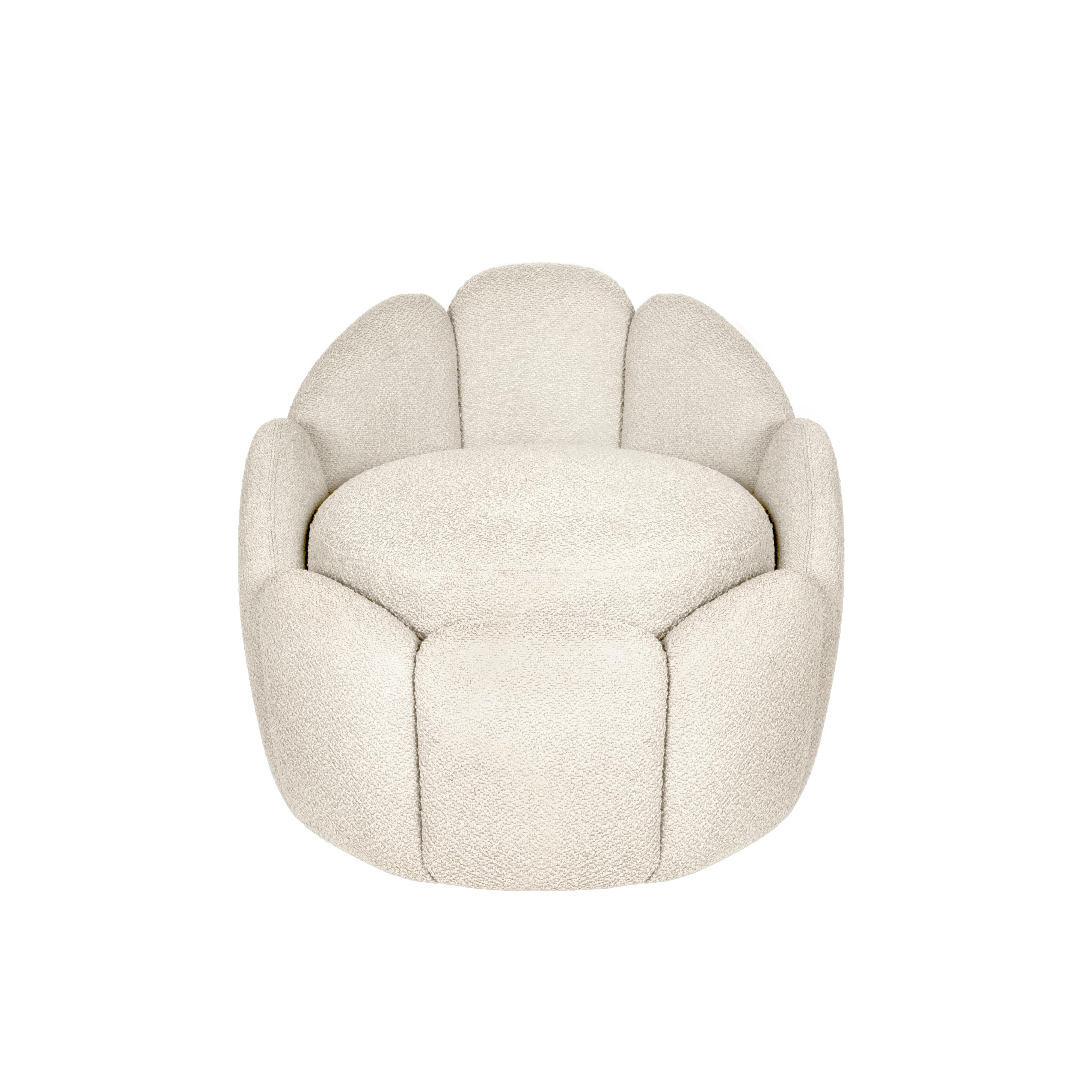 XXI secolo e contemporaneo Sgabello Julie di metà secolo moderno in ottone con tessuto Kirkby in vendita