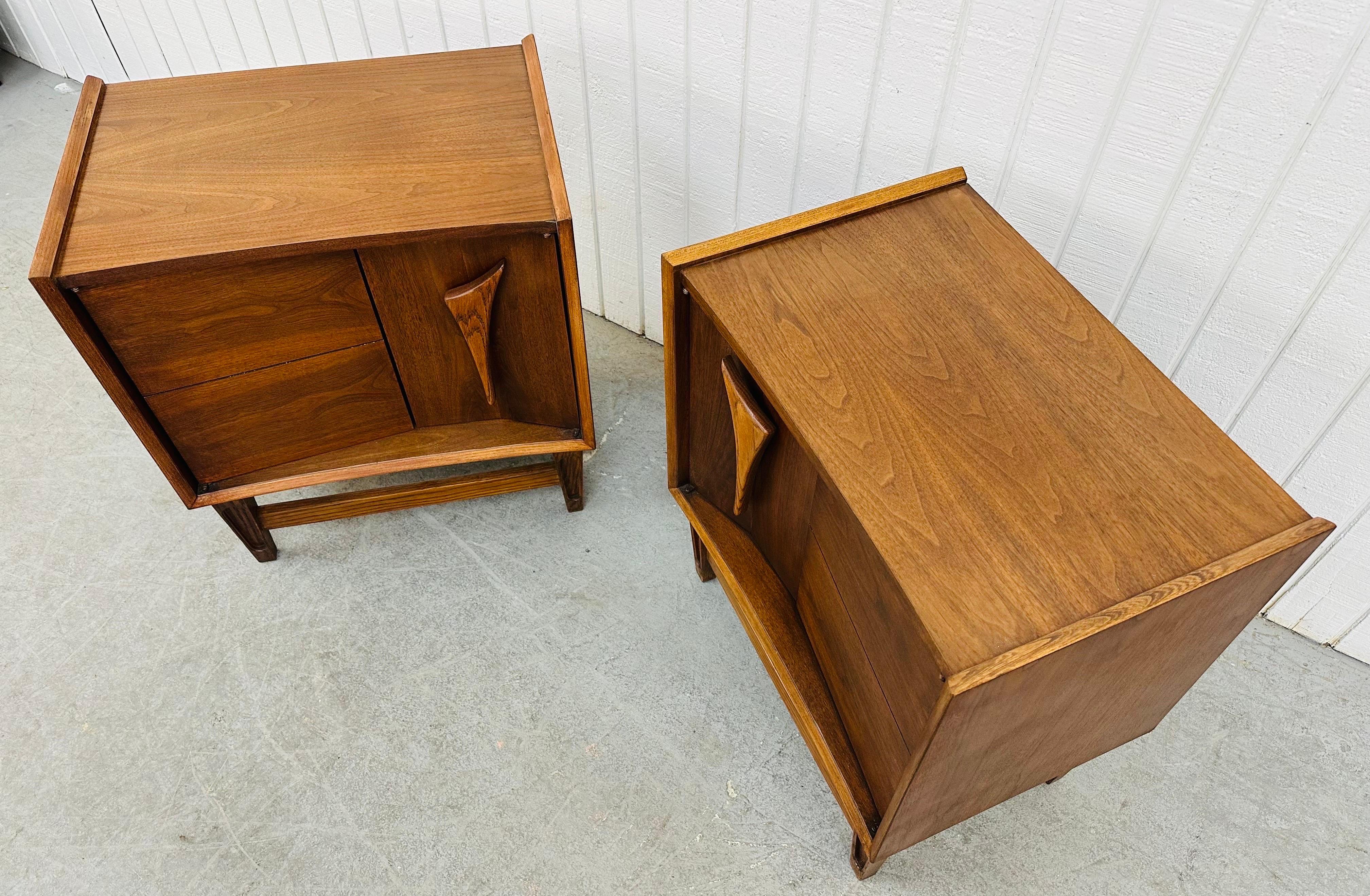 Mid-Century Modern Kagan Style Walnut Nightstands - Set of 2 In Good Condition In Clarksboro, NJ