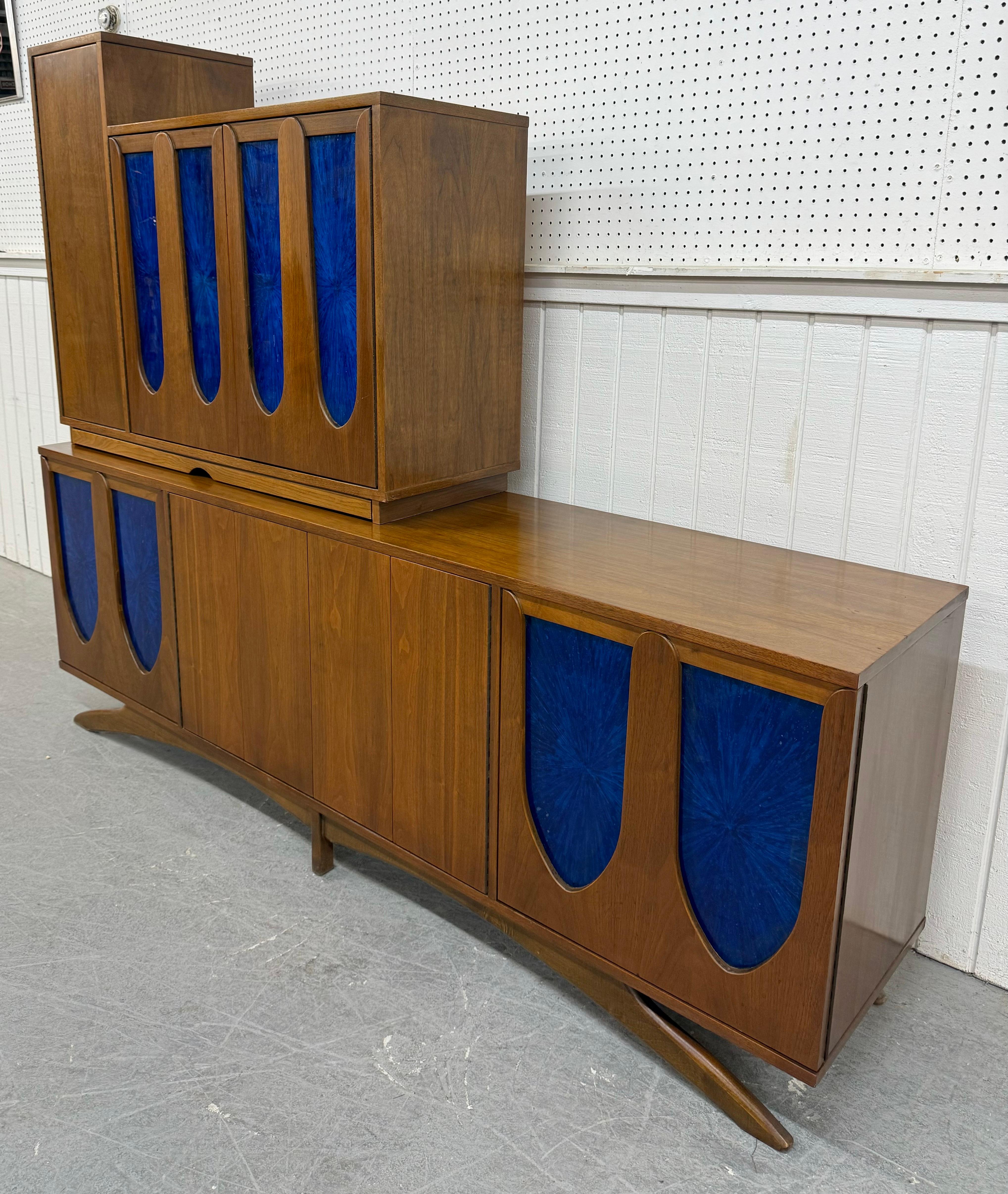 Mid-Century Modern Buffet moderne du milieu du siècle dernier avec meuble bar