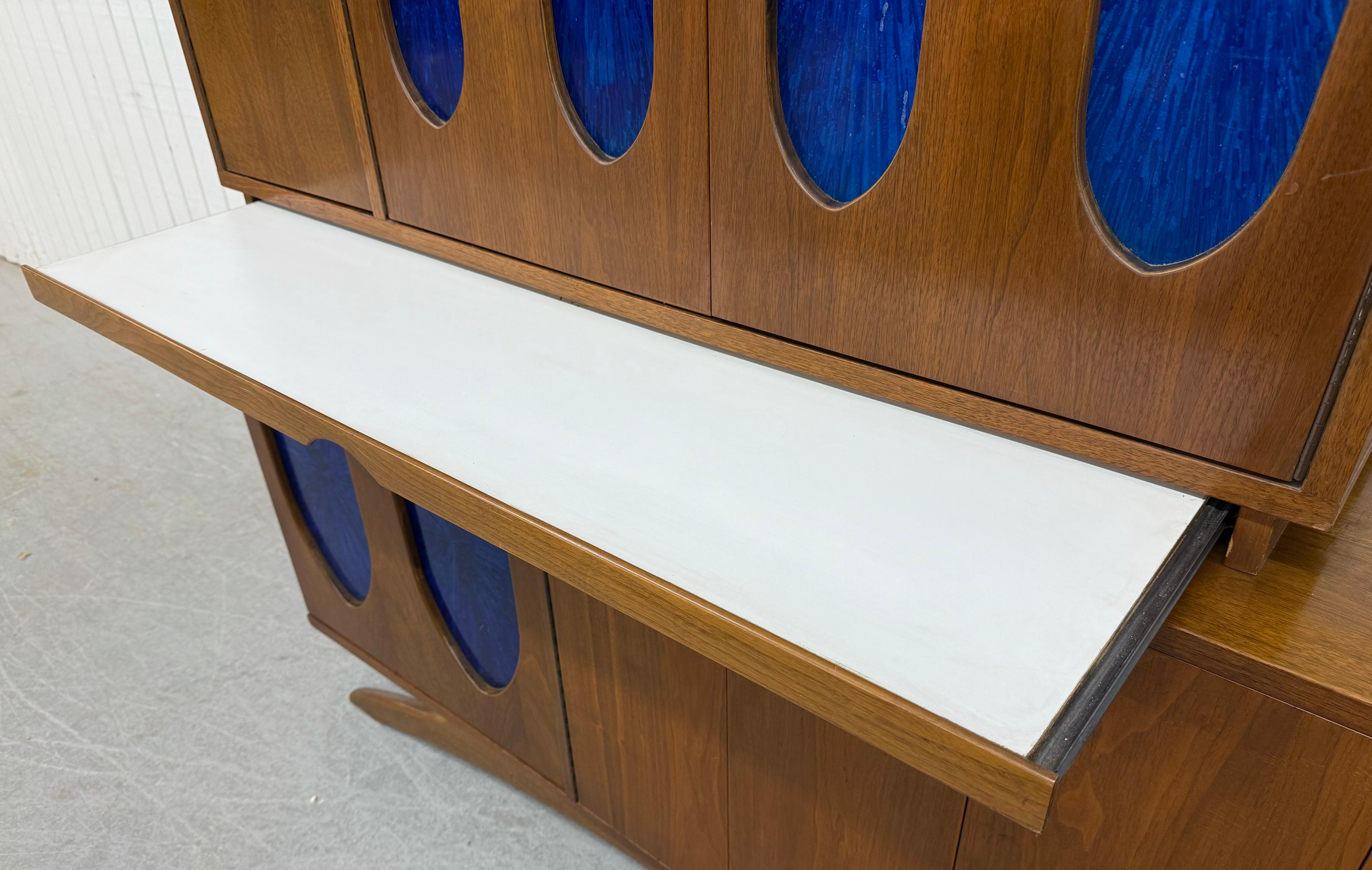 20ième siècle Buffet moderne du milieu du siècle dernier avec meuble bar