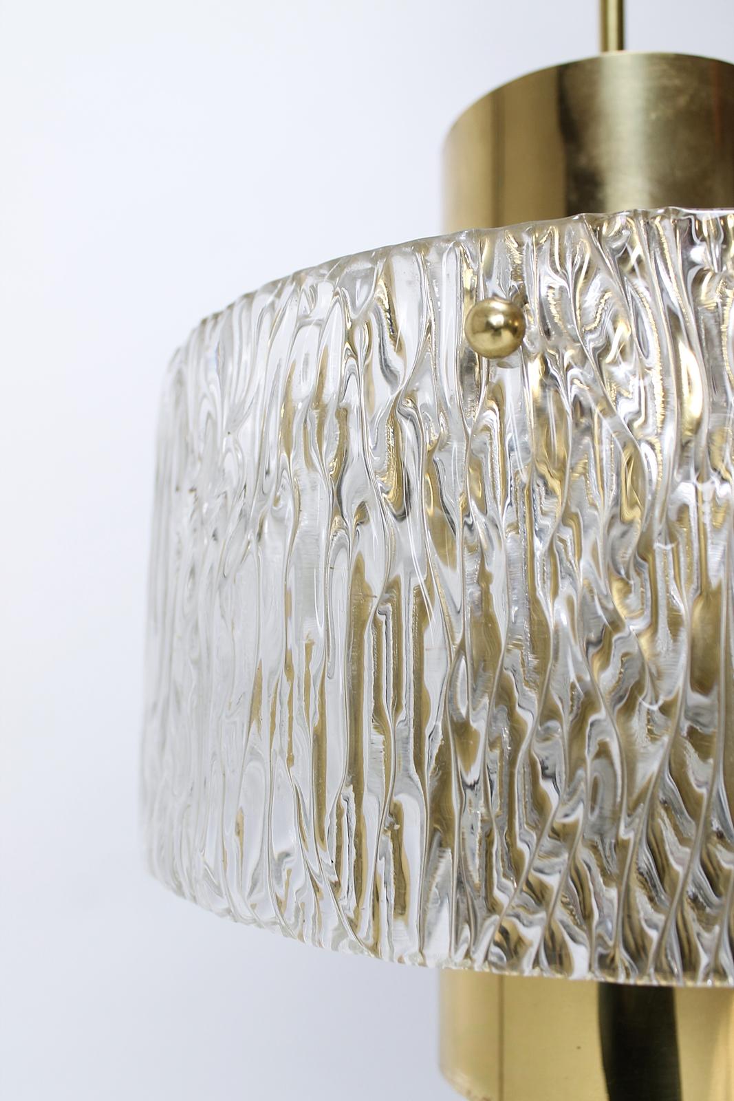 Mid-Century Modern Kalmar Brass Tube and Textured Glass Pendant, Austria, 1960s For Sale 1