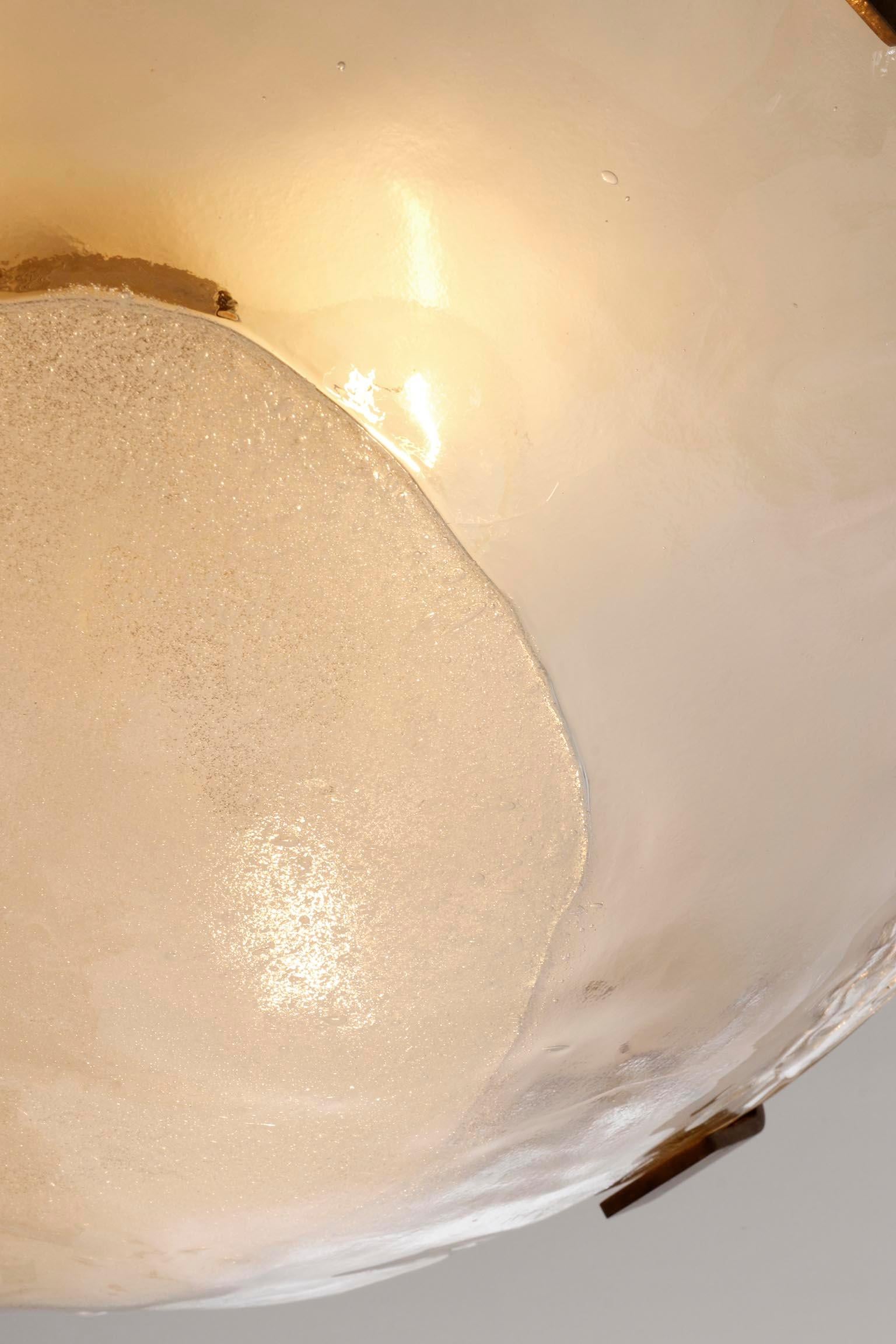 Lámpara empotrada Kalmar de mediados de siglo, latón patinado, cristal de Murano, años 70 en venta 4