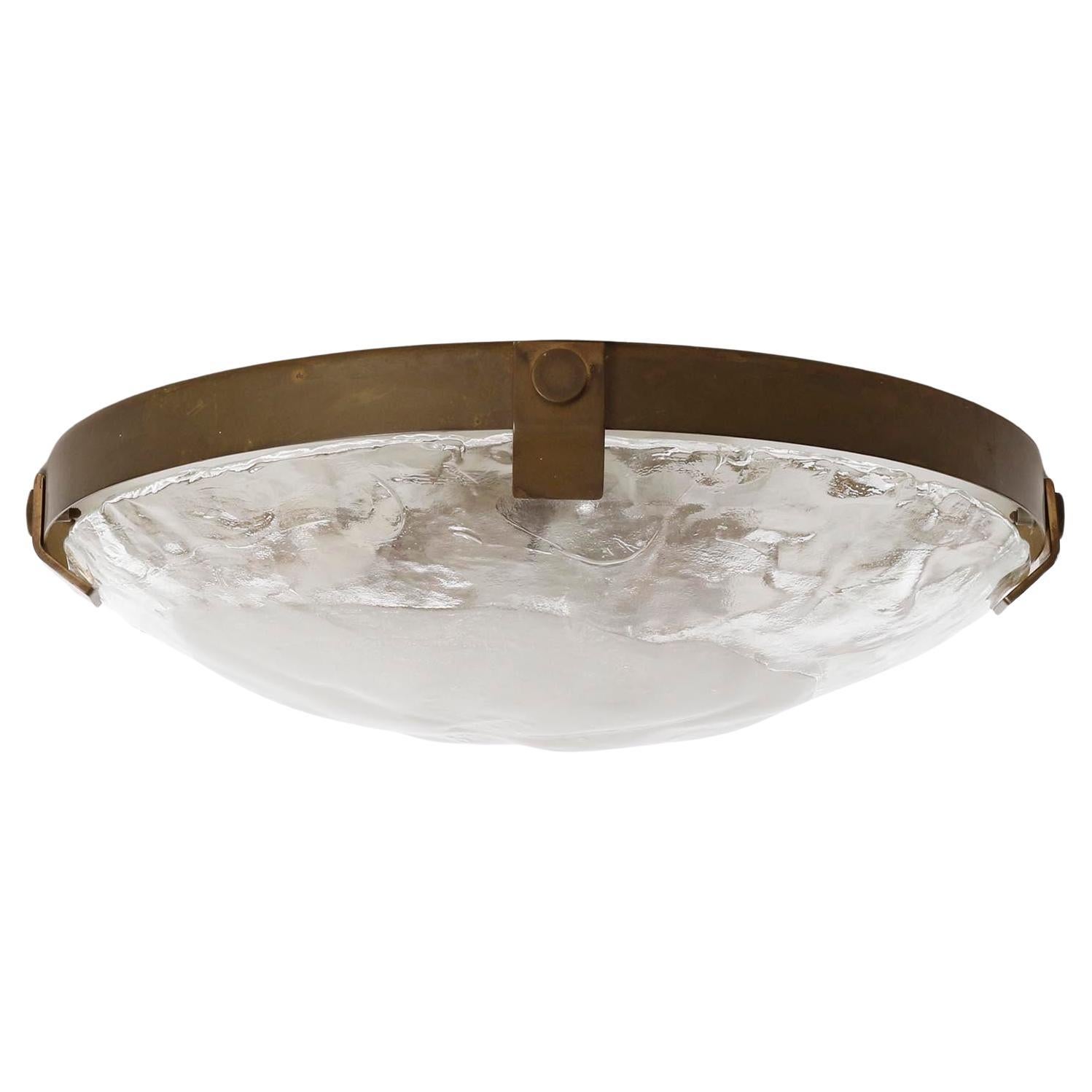 Lámpara empotrada Kalmar de mediados de siglo, latón patinado, cristal de Murano, años 70 Moderno de mediados de siglo en venta