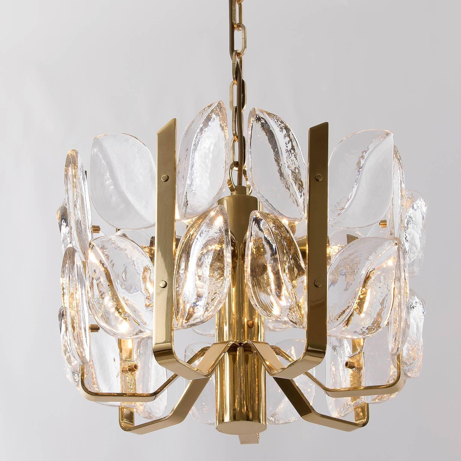 Late 20th Century Mid-Century Modern Kalmar Pendant Light Chandelier 'Florida', Glass Brass, 1970s For Sale