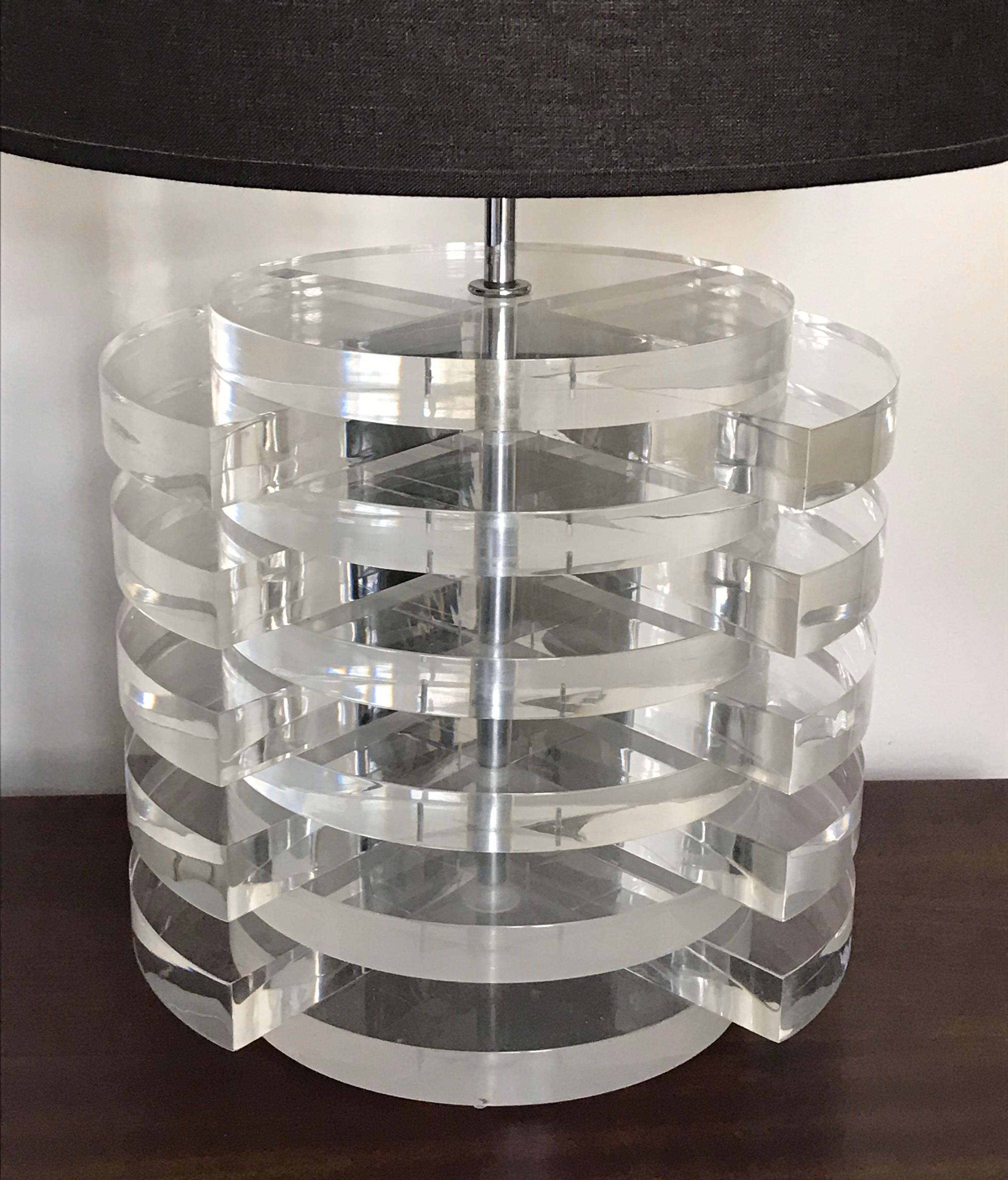 Impressive midcentury Lucite stacked disk table lamp by Karl Springer, 1970s

Shade not included.