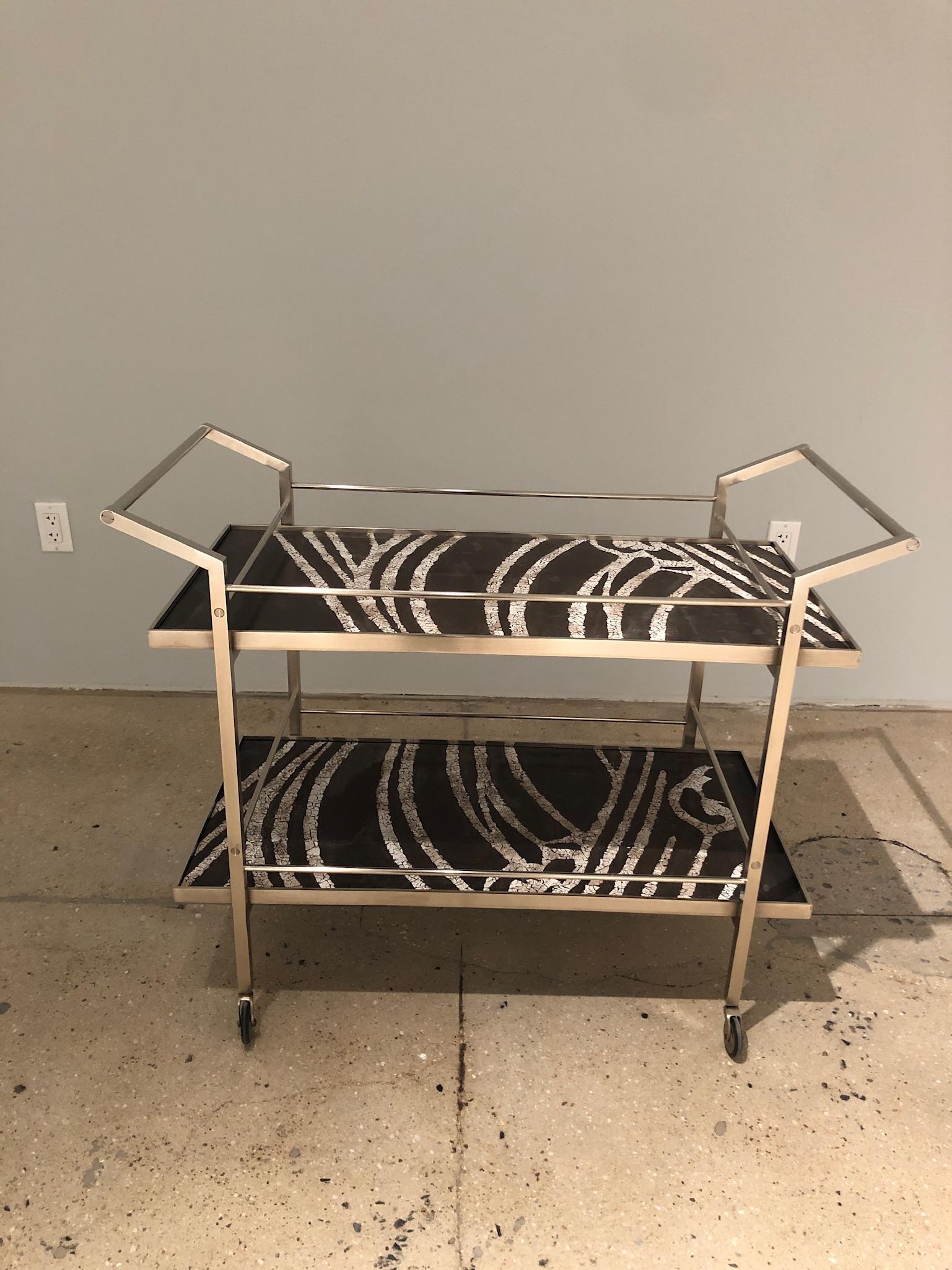Midcentury Modern Kent Bar Cart, Coquille D'Oeuf Shelf and Steel Construction In New Condition For Sale In Brooklyn, NY