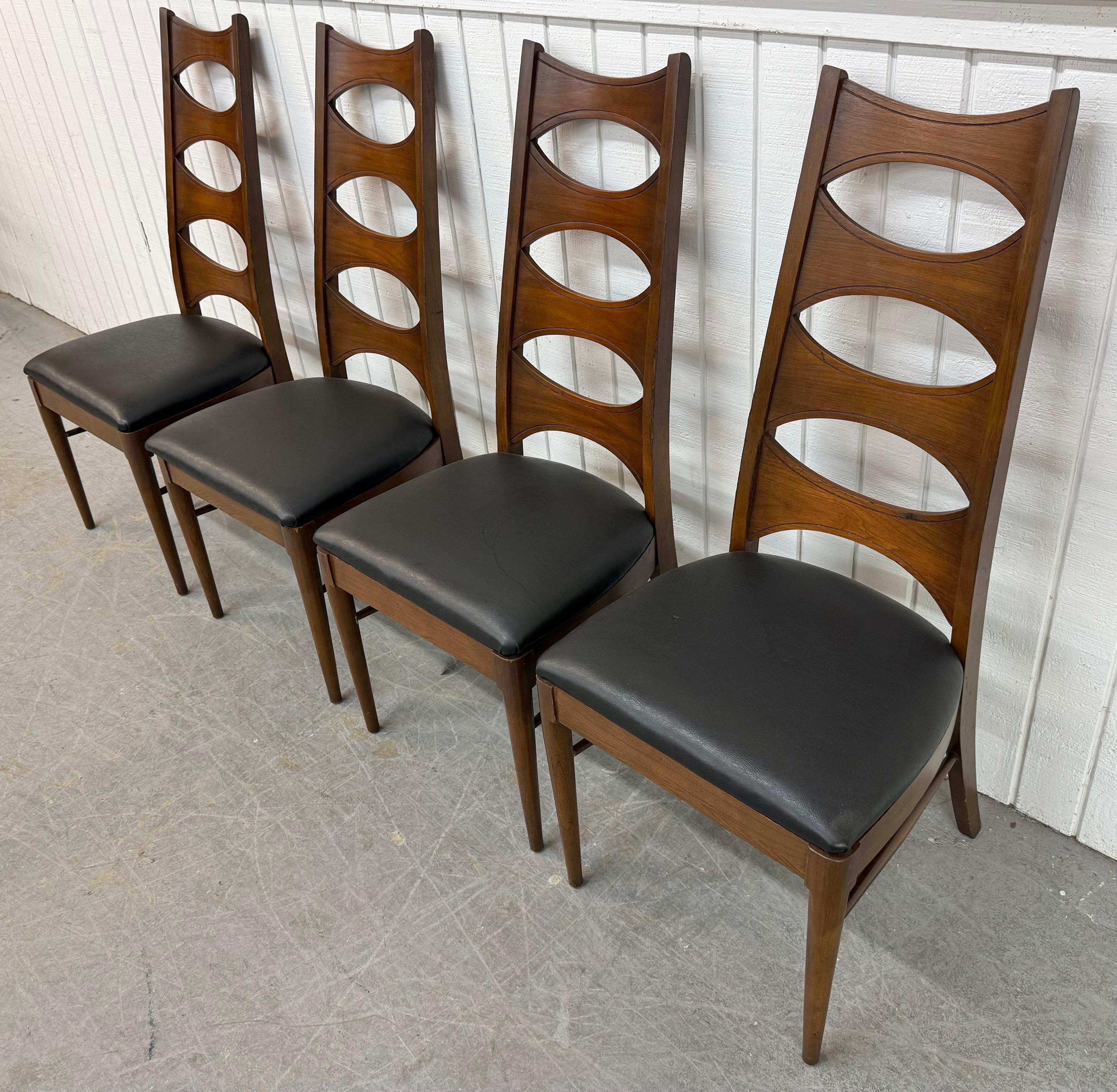 Mid-Century Modern Kent Coffey Catseye Walnuss Esszimmerstühle - Satz von 4 (Moderne der Mitte des Jahrhunderts) im Angebot