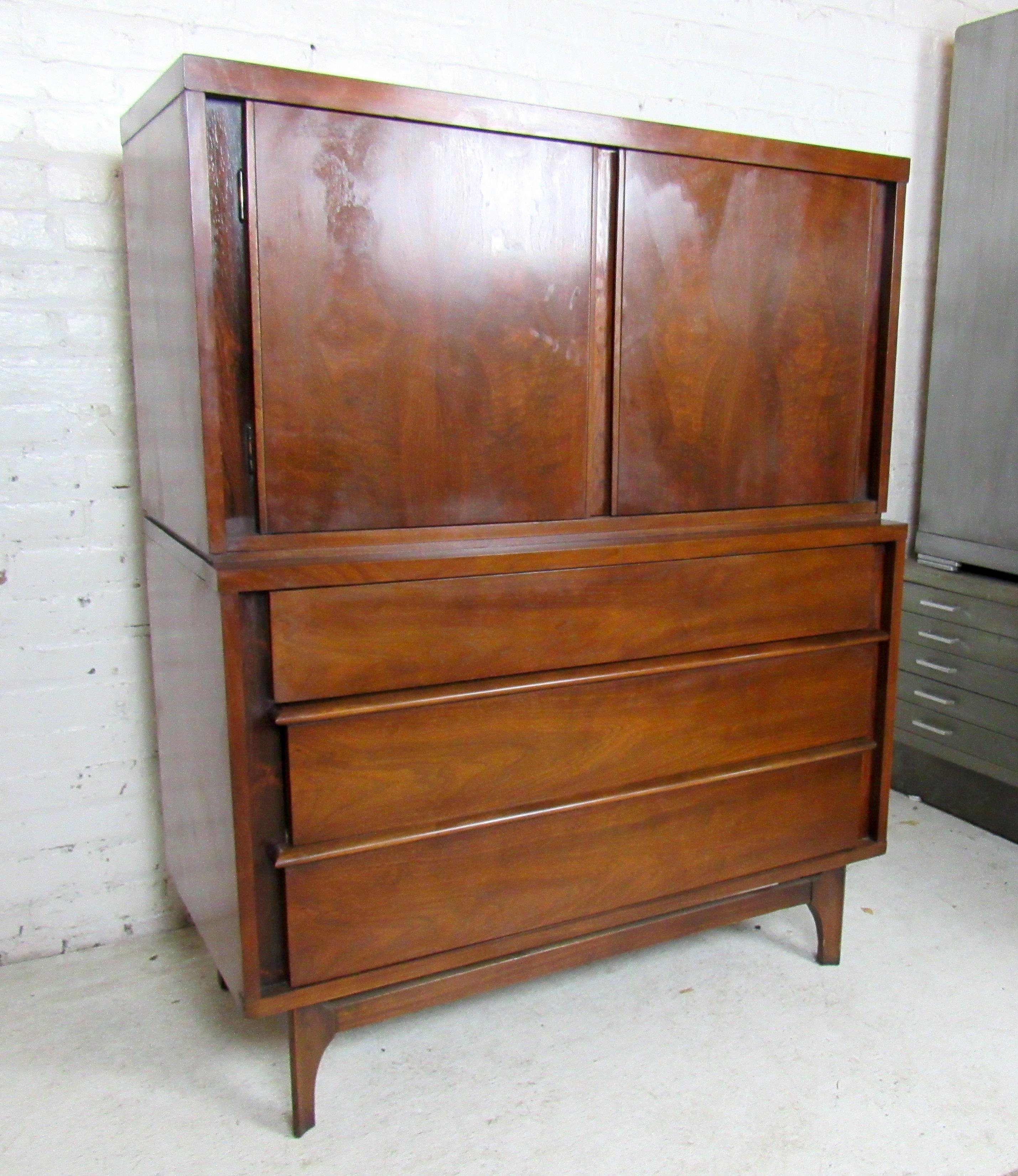 Mid-Century Modern Kent Coffey Dresser In Good Condition In Brooklyn, NY