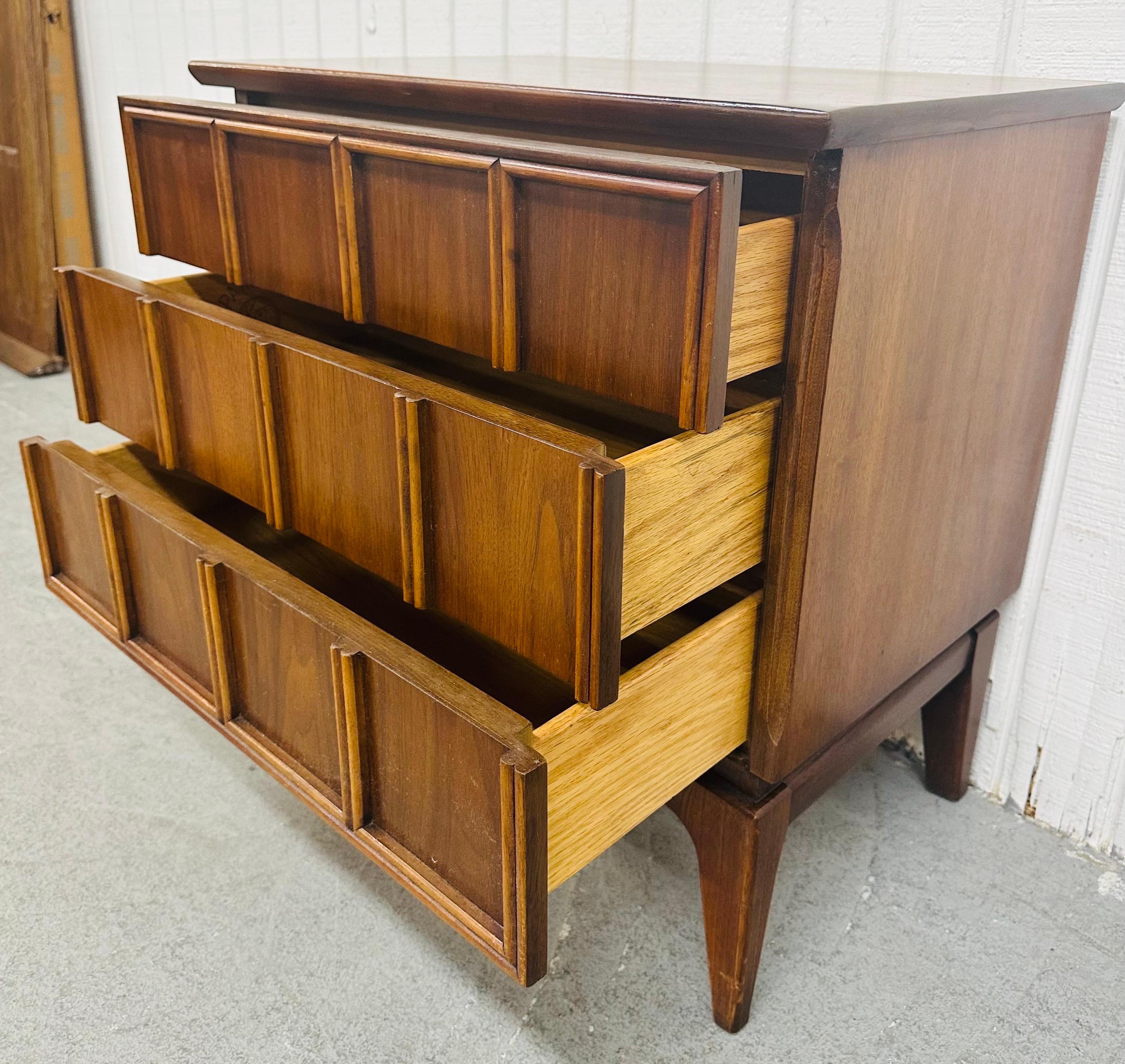 Wood Mid-Century Modern Kent Coffey Parkway Walnut Nightstands - Set of 2