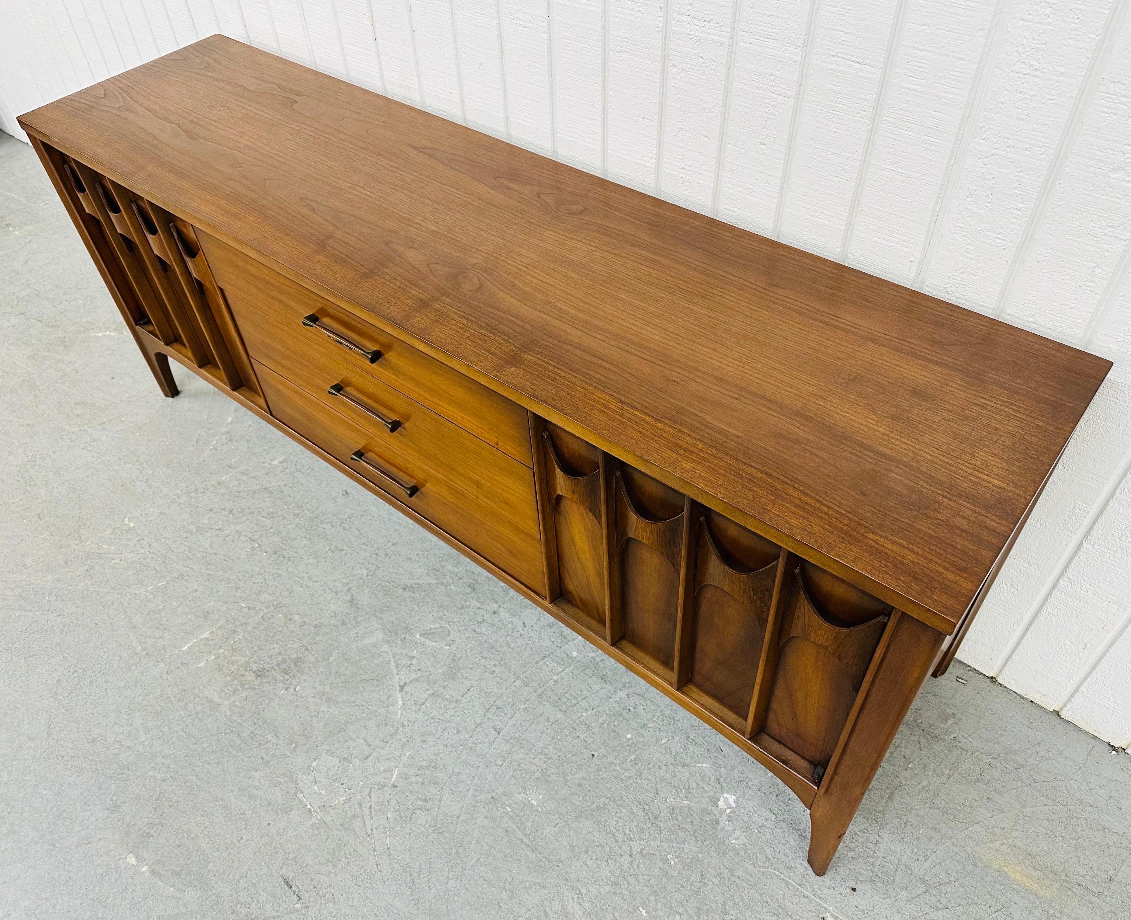 Mid-Century Modern Kent Coffey Perspecta 9-Drawer Walnut Dresser In Good Condition In Clarksboro, NJ