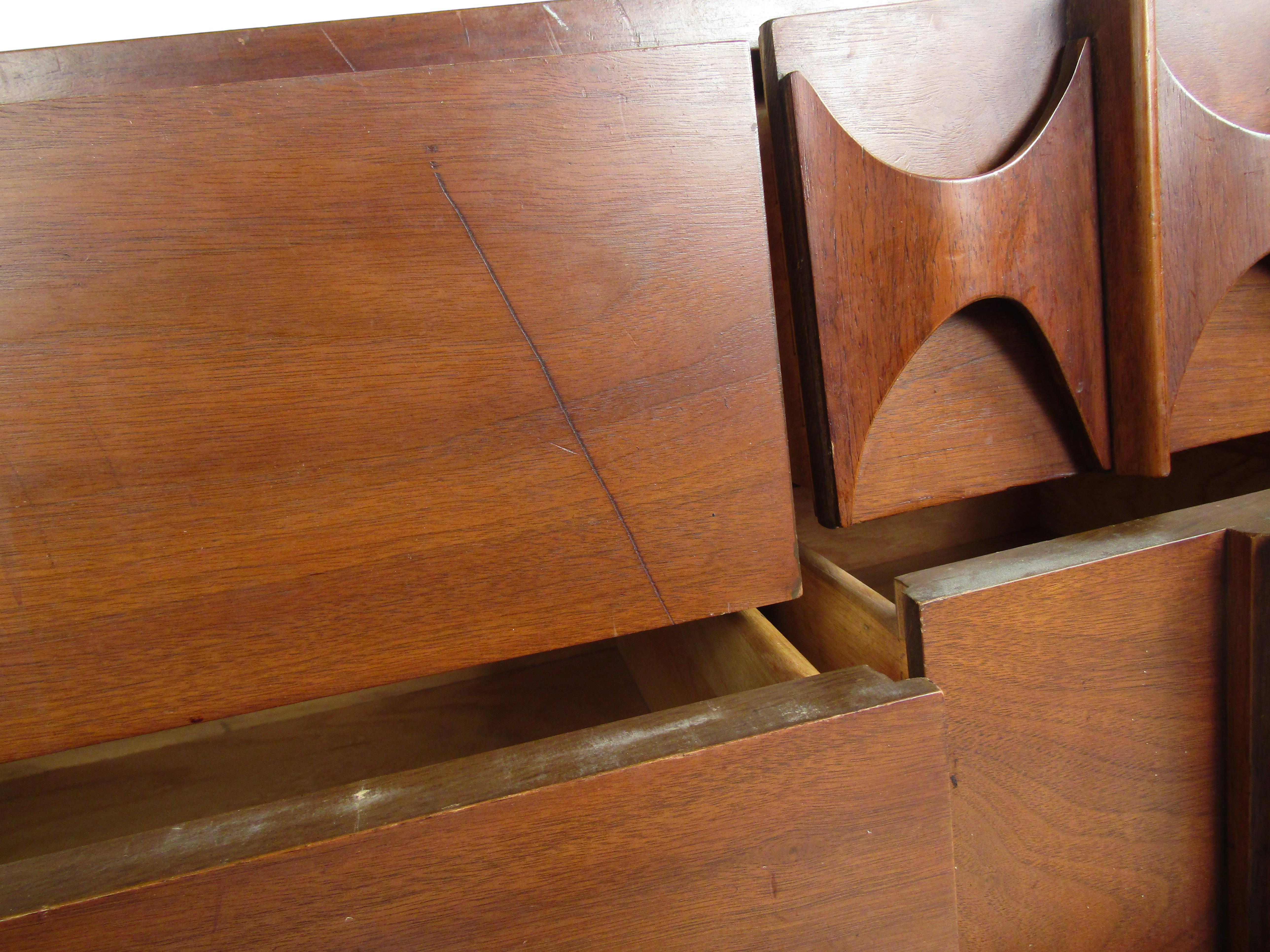 Mid-Century Modern Kent Coffey Perspecta Dresser 4