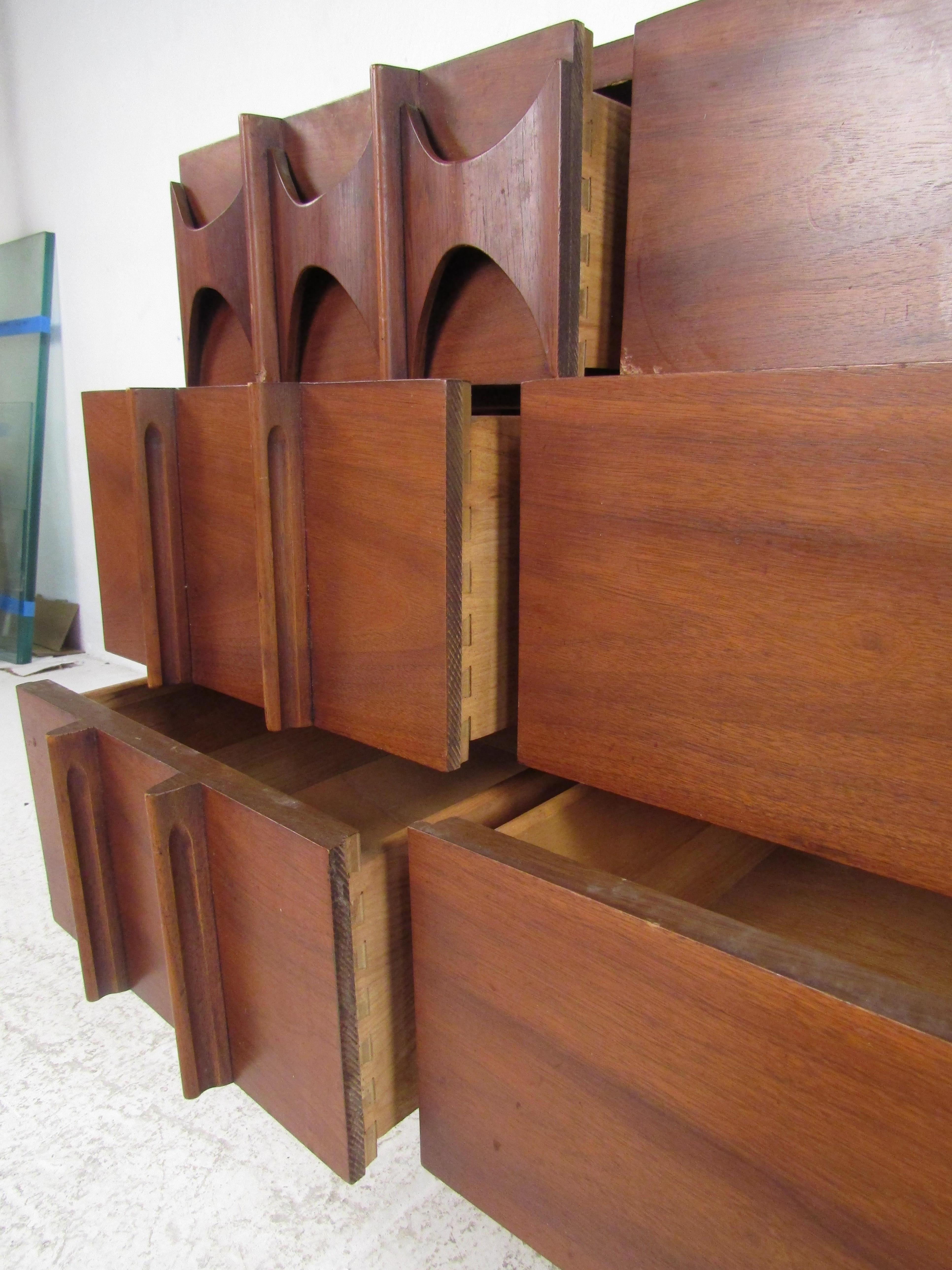 North American Mid-Century Modern Kent Coffey Perspecta Dresser