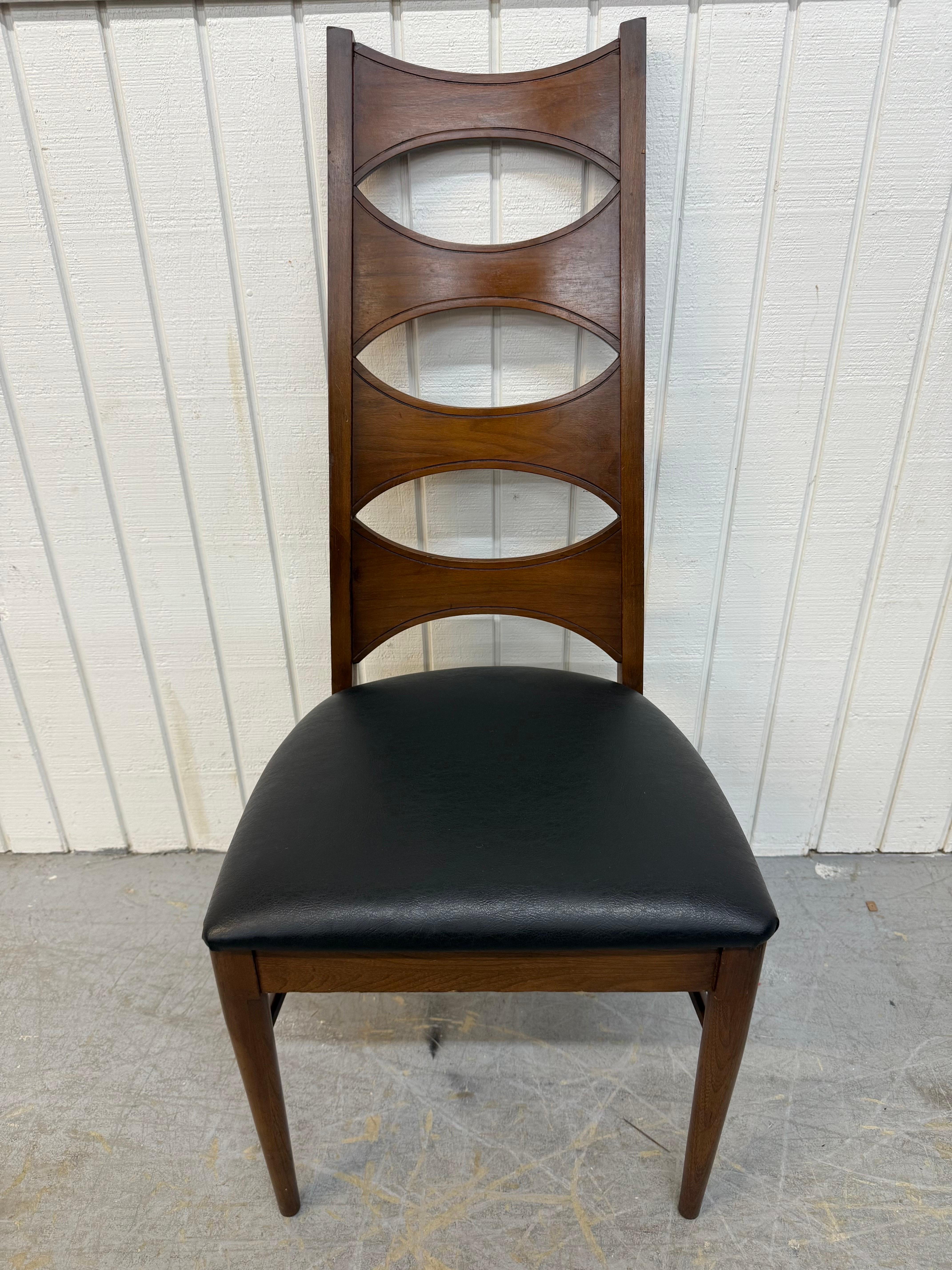 Imitation cuir Chaises de salle à manger Kent Coffey Perspecta en noyer Catseye - Lot de 6 en vente