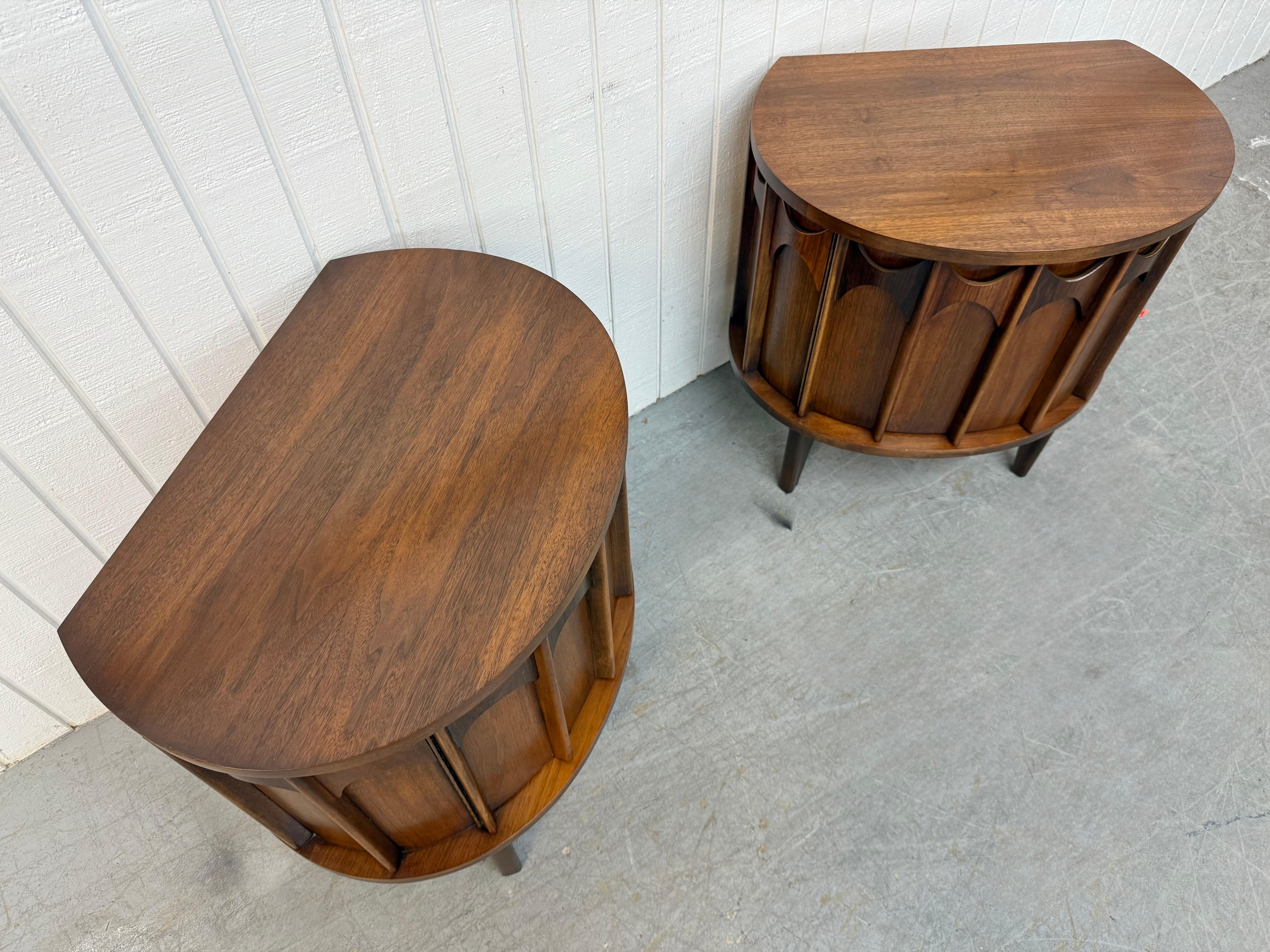Mid-Century Modern Kent Coffey Perspecta Walnut Commode Nightstands - Set of 2 In Good Condition In Clarksboro, NJ