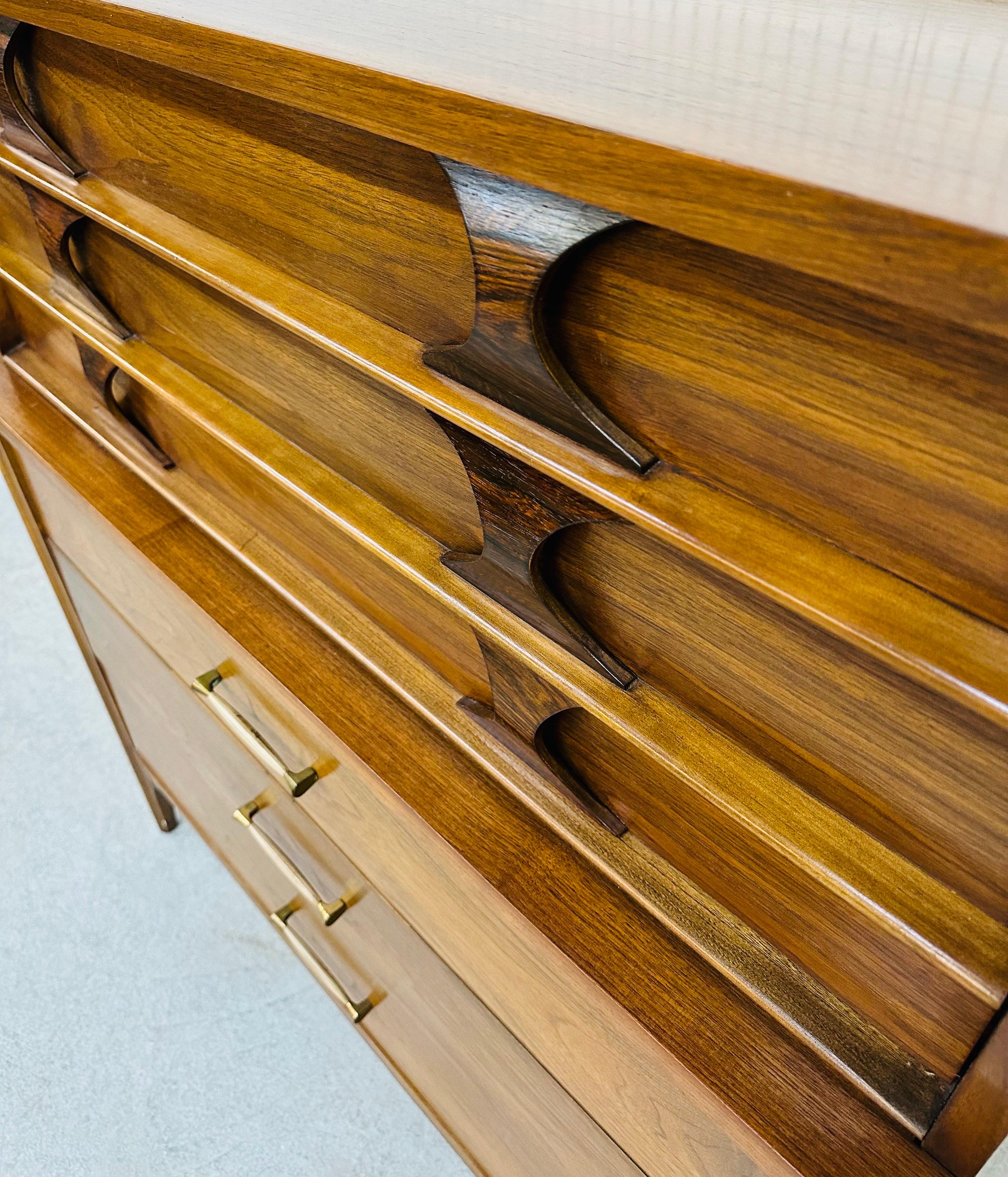 Mid-Century Modern Kent Coffey Perspecta Walnut High Chest In Good Condition For Sale In Clarksboro, NJ