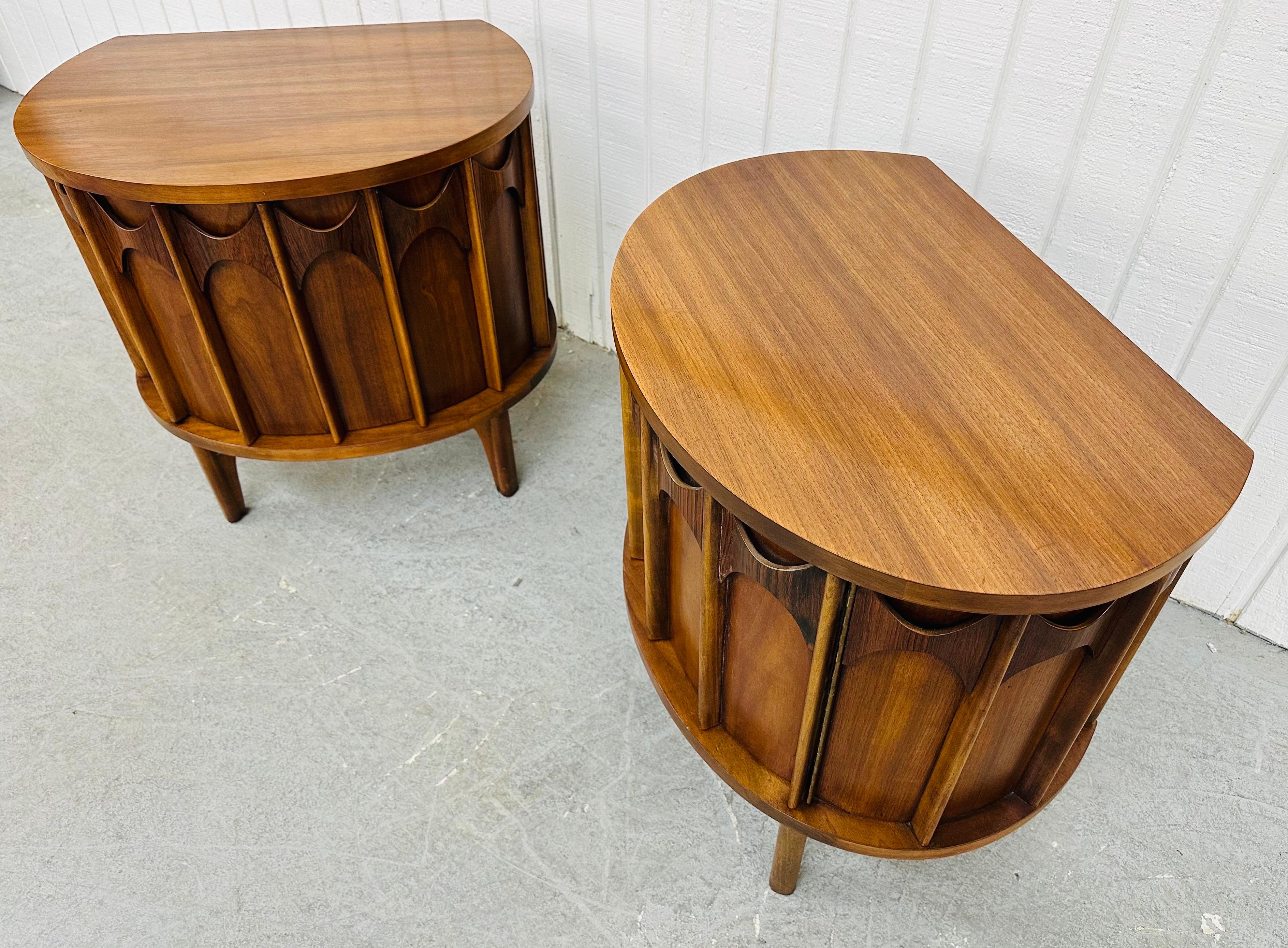Mid-Century Modern Kent Coffey Perspecta Walnut Nightstands - Set of 2 In Good Condition In Clarksboro, NJ