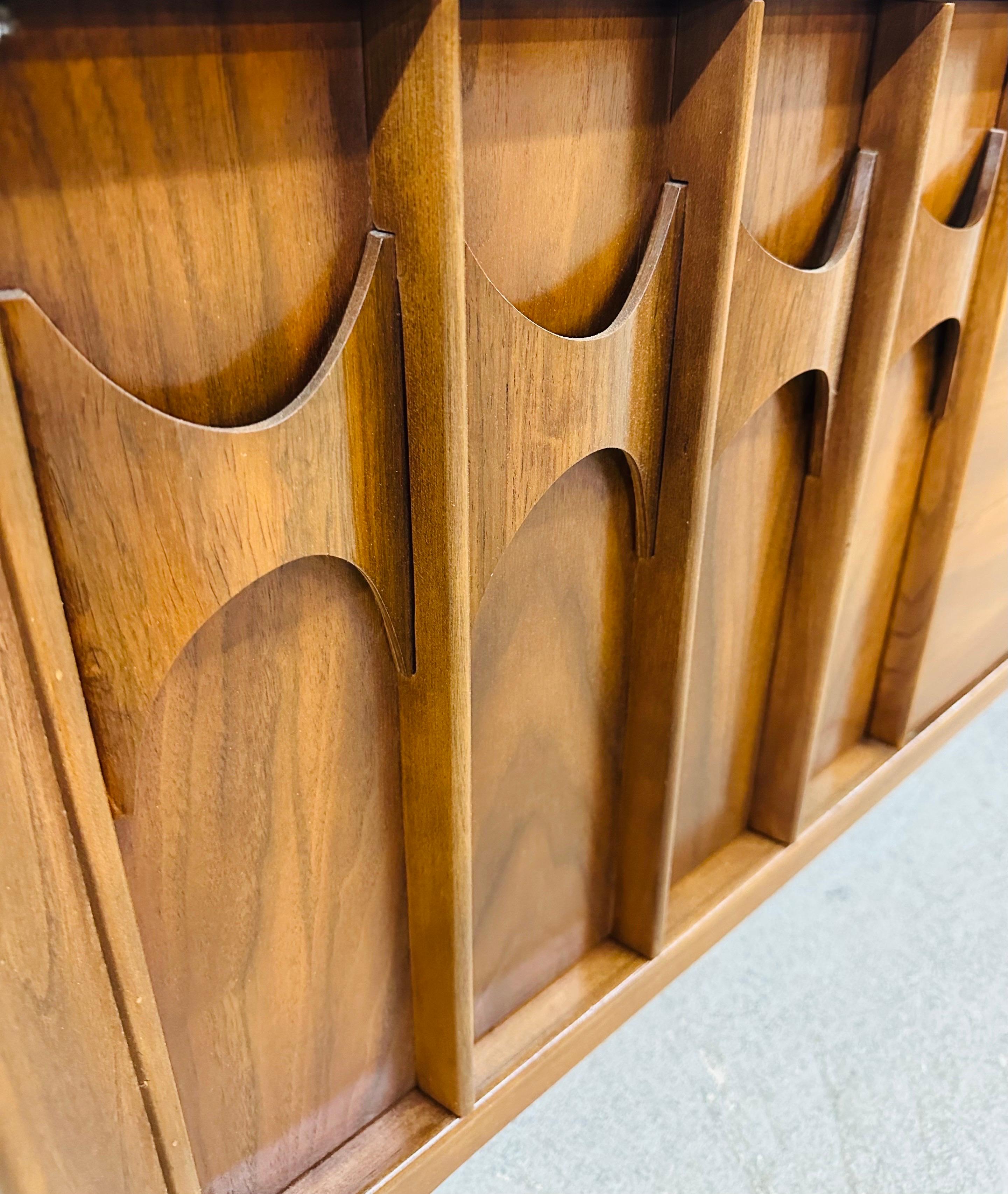 Mid-Century Modern Kent Coffey Perspecta Walnut Sideboard 5