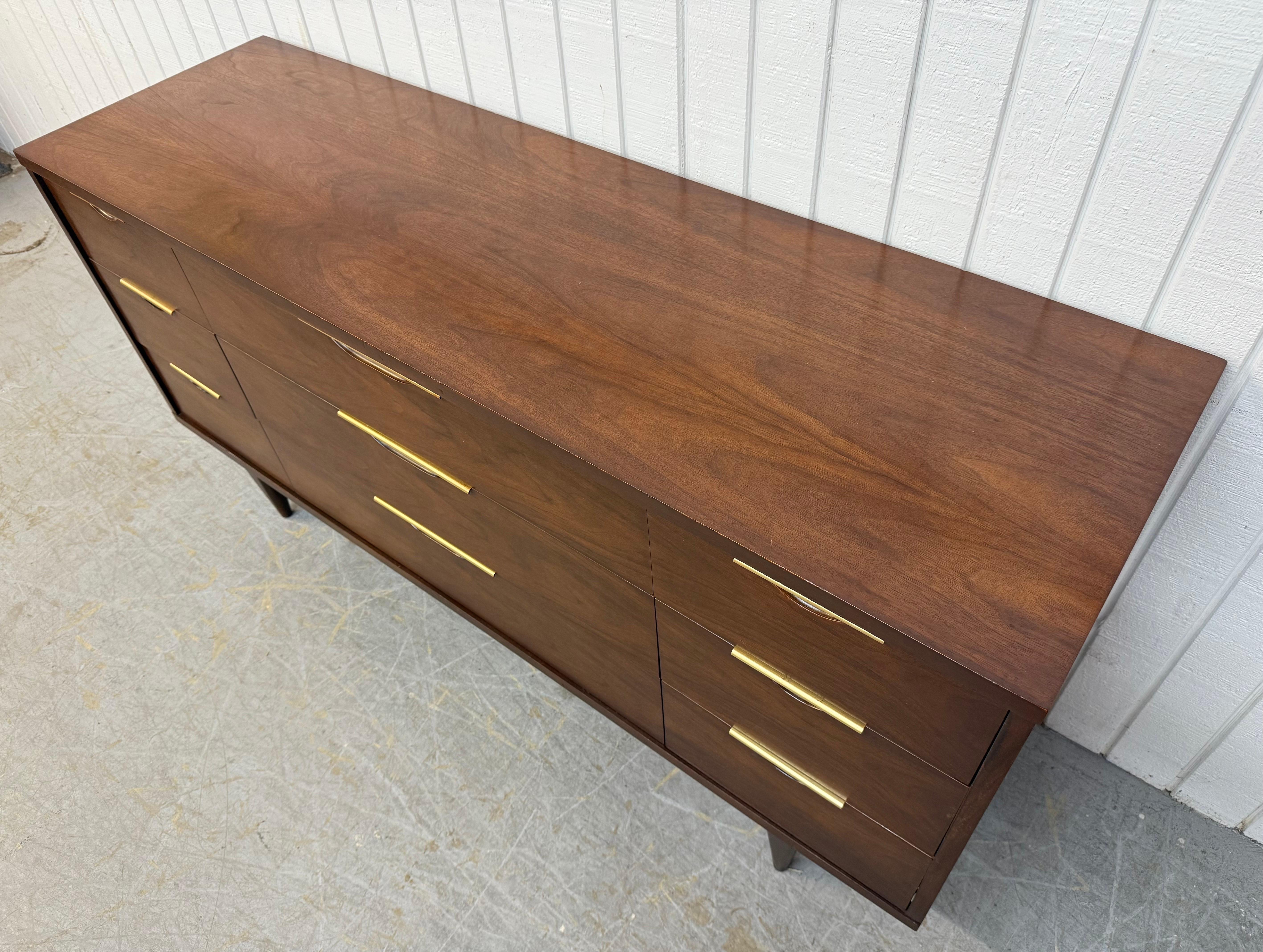 Am�éricain Vestiaire à 9 tiroirs en noyer, moderne du milieu du siècle, Kent Coffey Tableau en vente