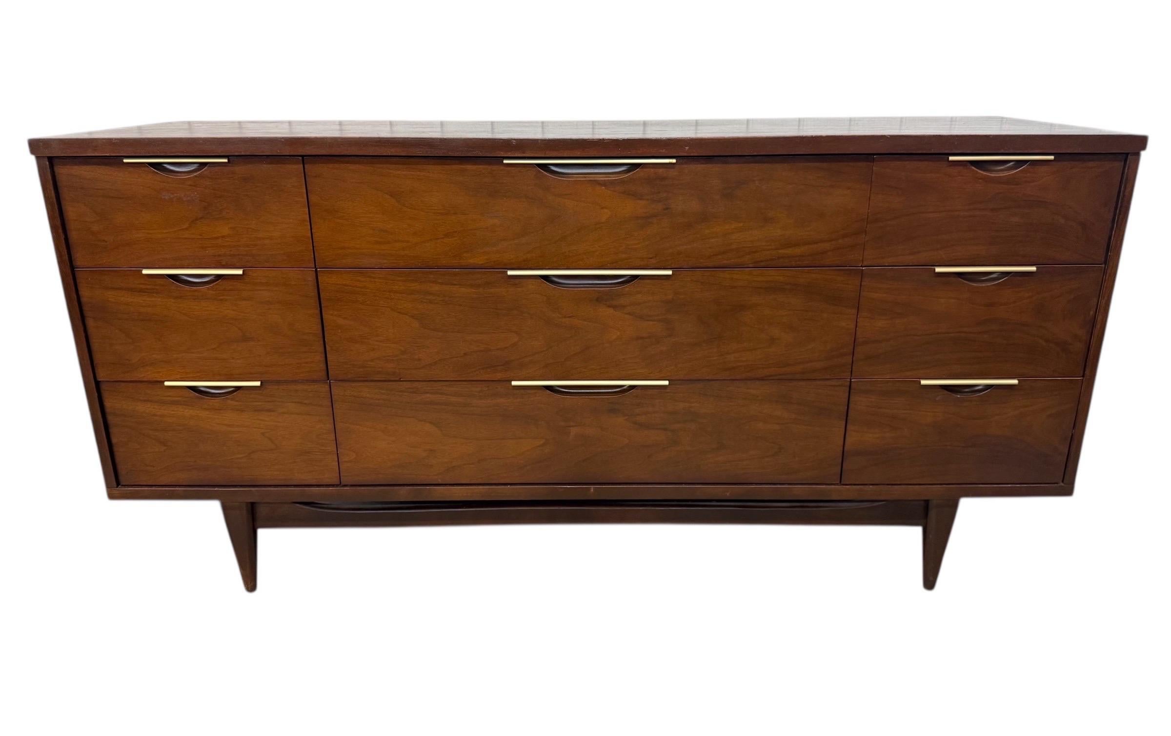 Mid-Century Modern Kent Coffey Tableau 9-Drawer Walnut Dresser