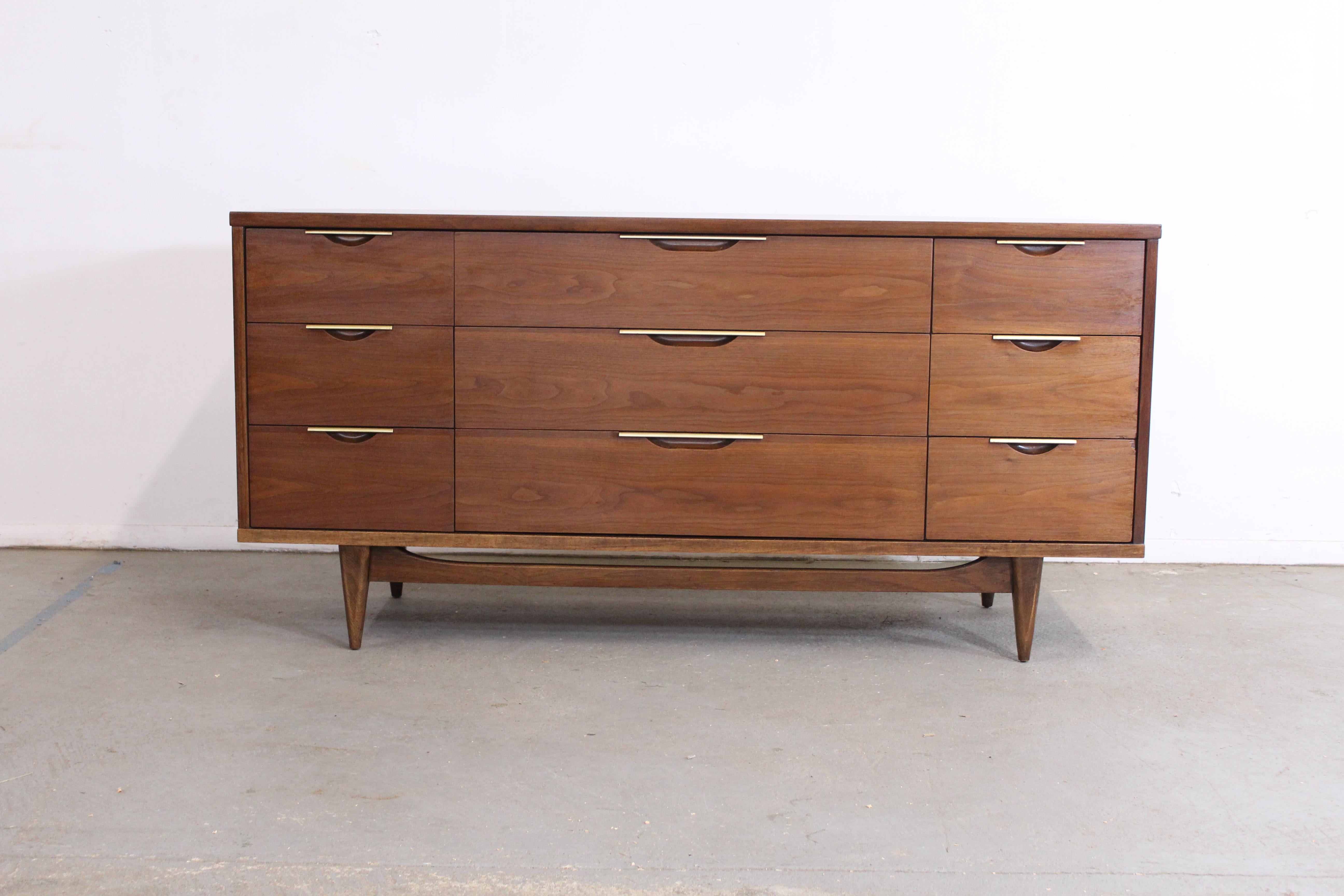 American Mid-Century Modern Kent Coffey Tableau Walnut Credenza on Stretcher Base