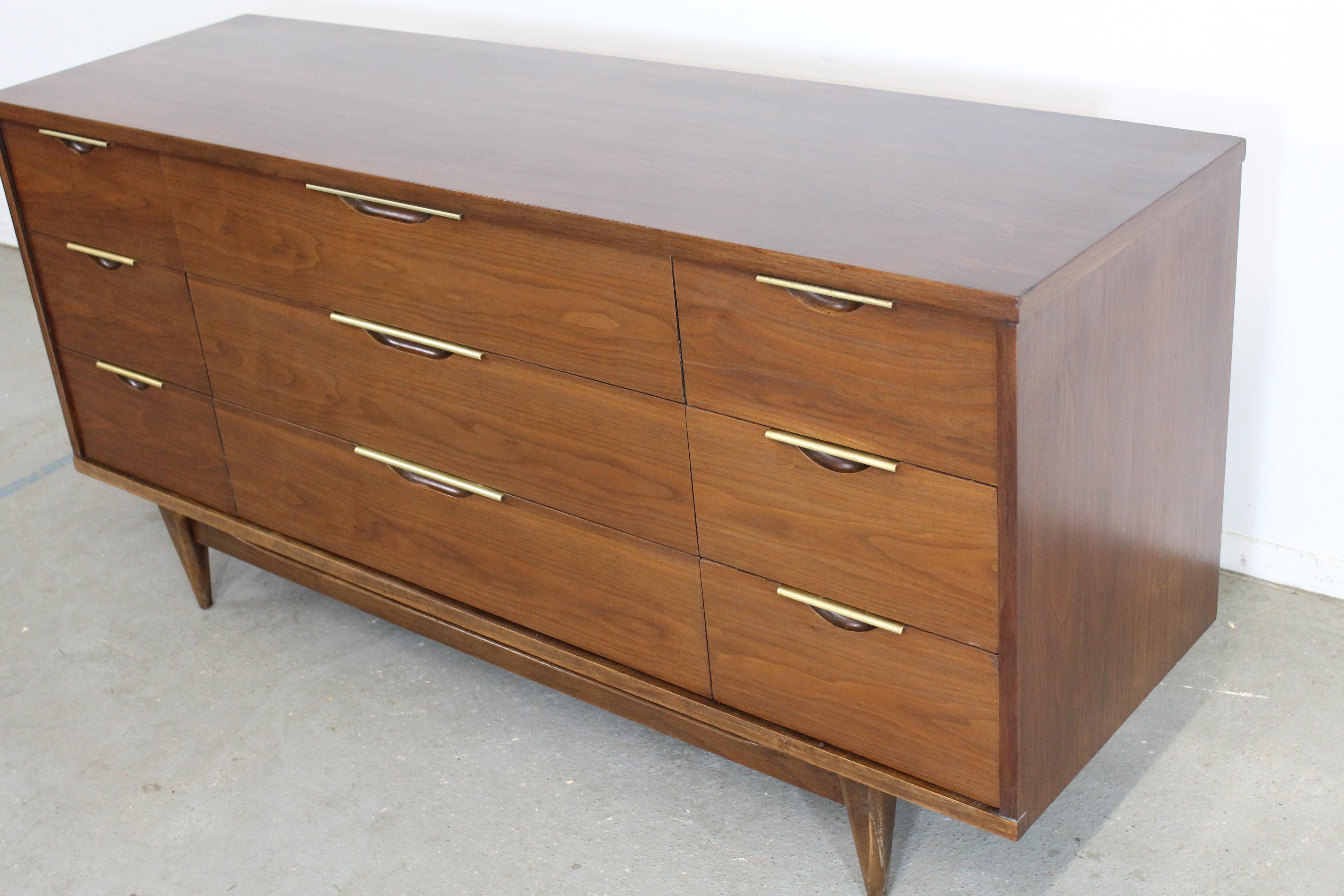 American Mid-Century Modern Kent Coffey Tableau Walnut Credenza on Stretcher Base
