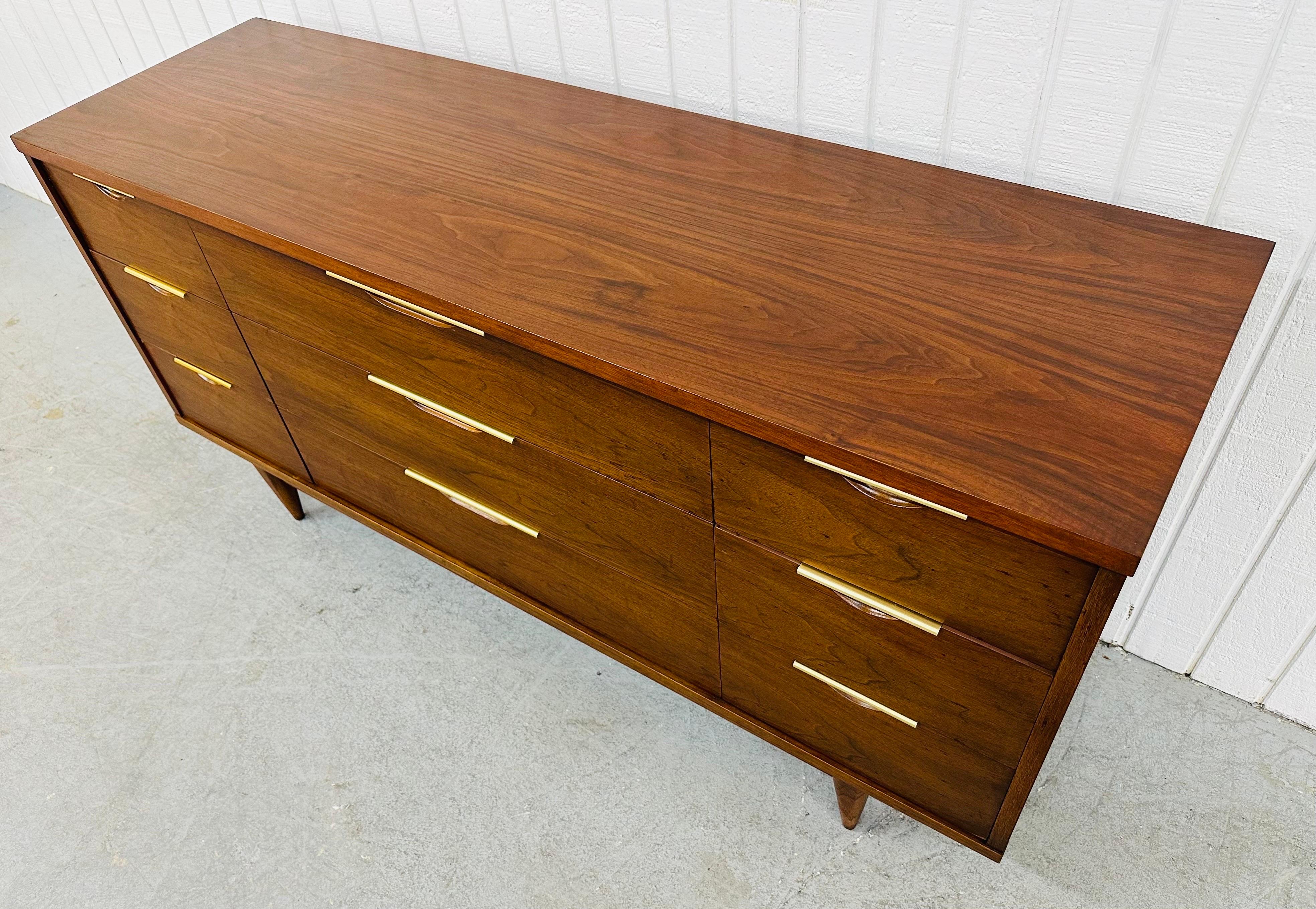 Mid-Century Modern Kent Coffey Tableau Walnut Dresser In Good Condition In Clarksboro, NJ