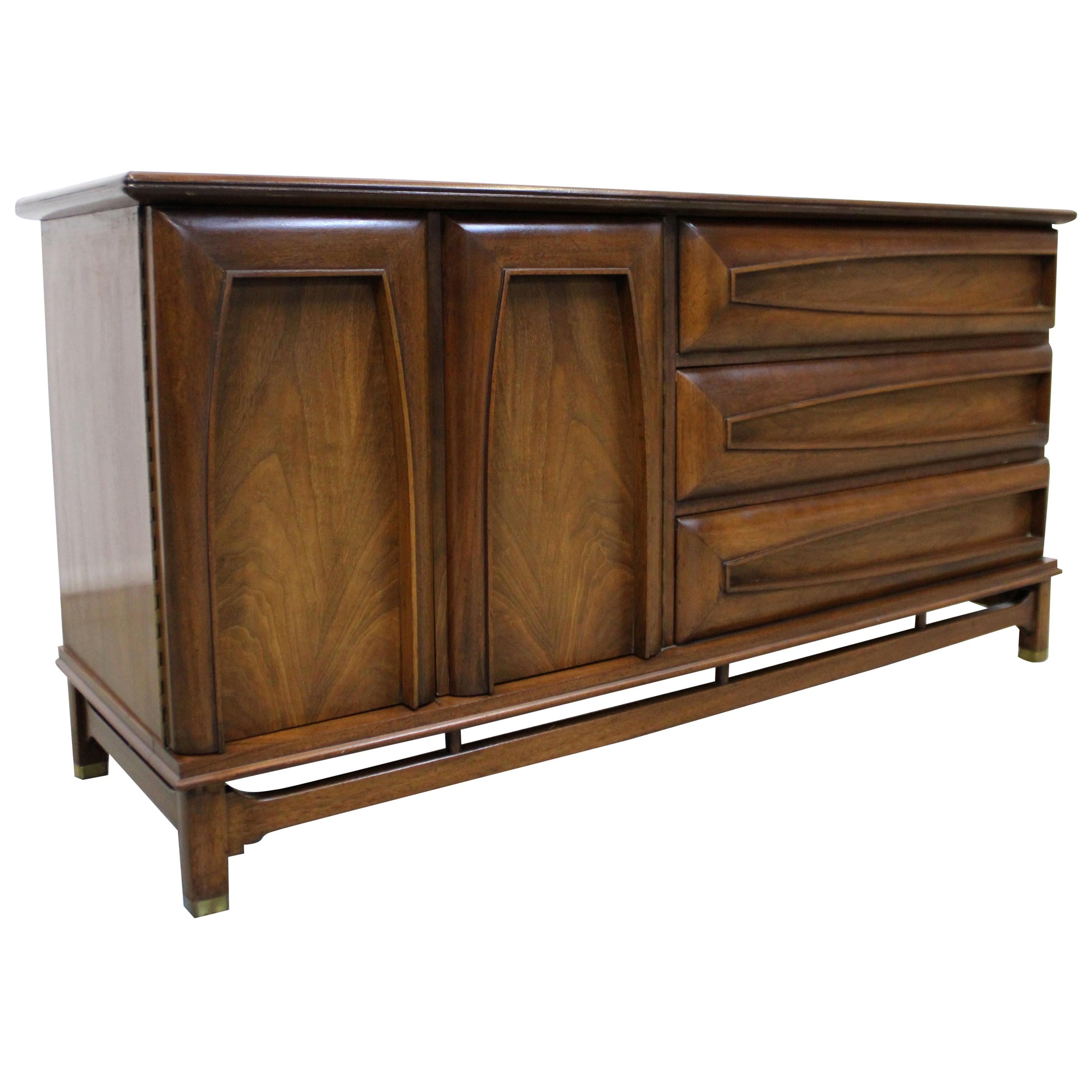 Mid-Century Modern Kent Coffey 'The Grenada' Walnut Credenza Dresser