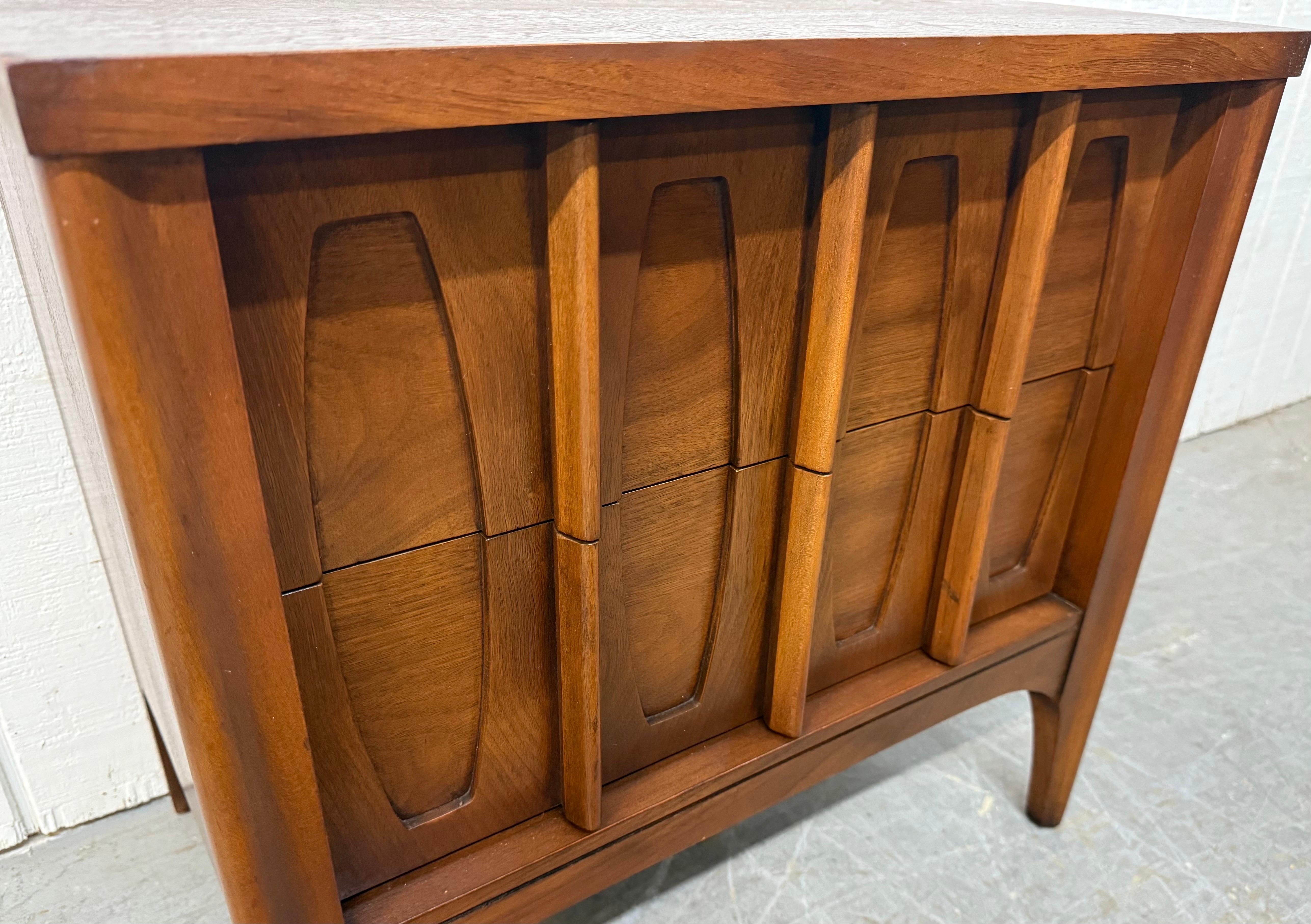 Mid-Century Modern Kent Coffey Townhouse Walnut Nightstands - Set of 2 For Sale 5