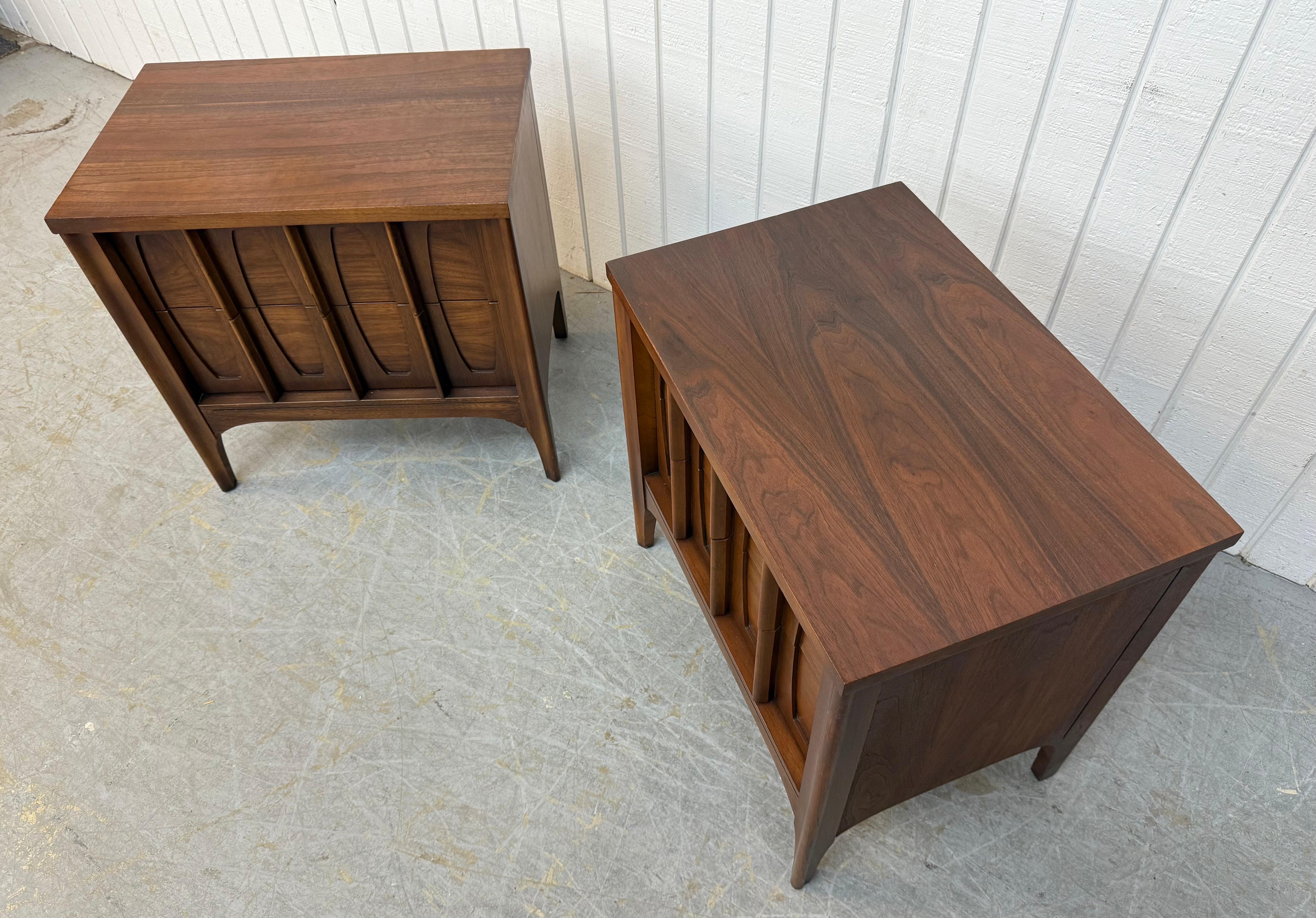 Wood Mid-Century Modern Kent Coffey Townhouse Walnut Nightstands - Set of 2 For Sale