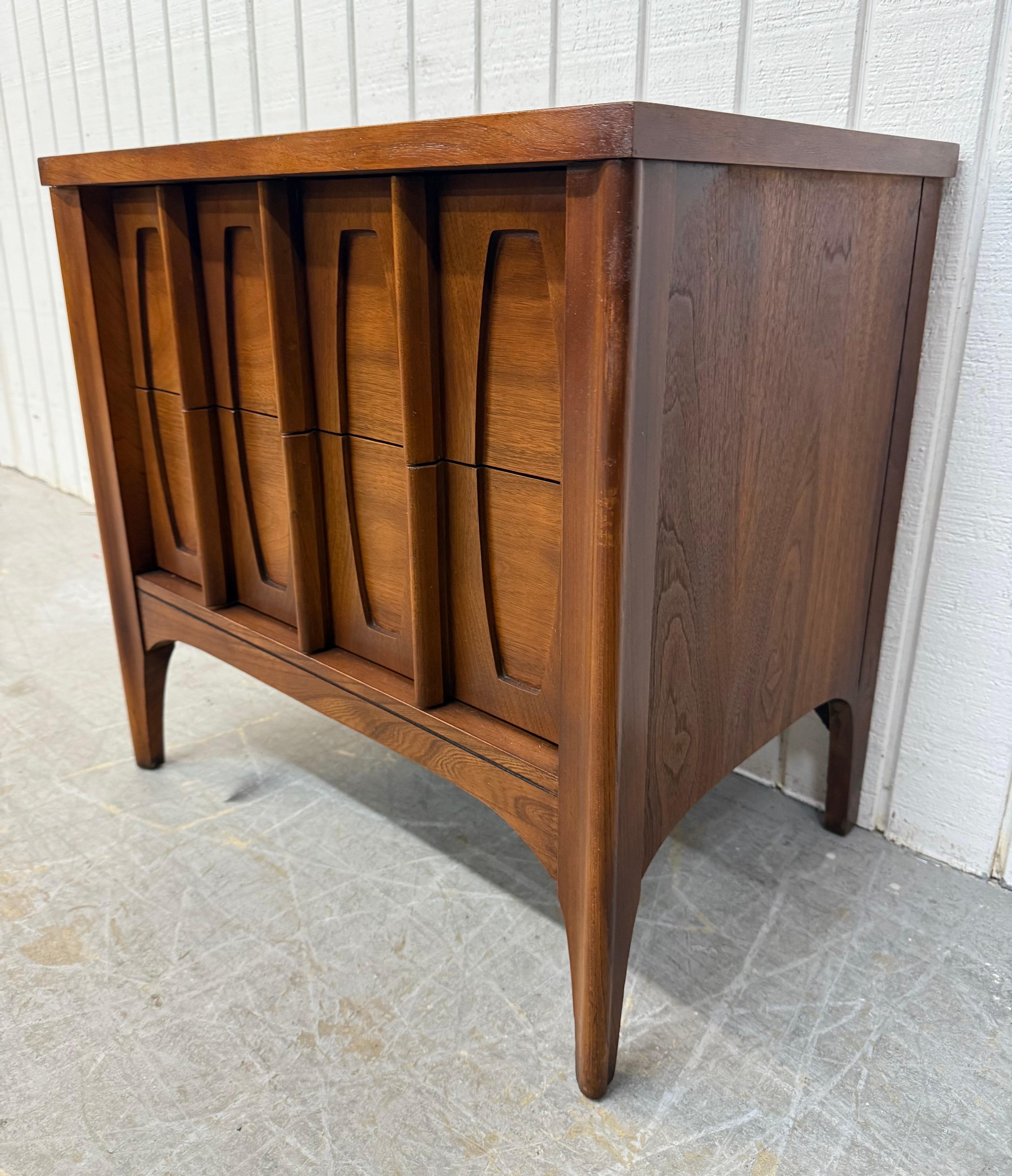 Mid-Century Modern Kent Coffey Townhouse Walnut Nightstands - Set of 2 For Sale 3