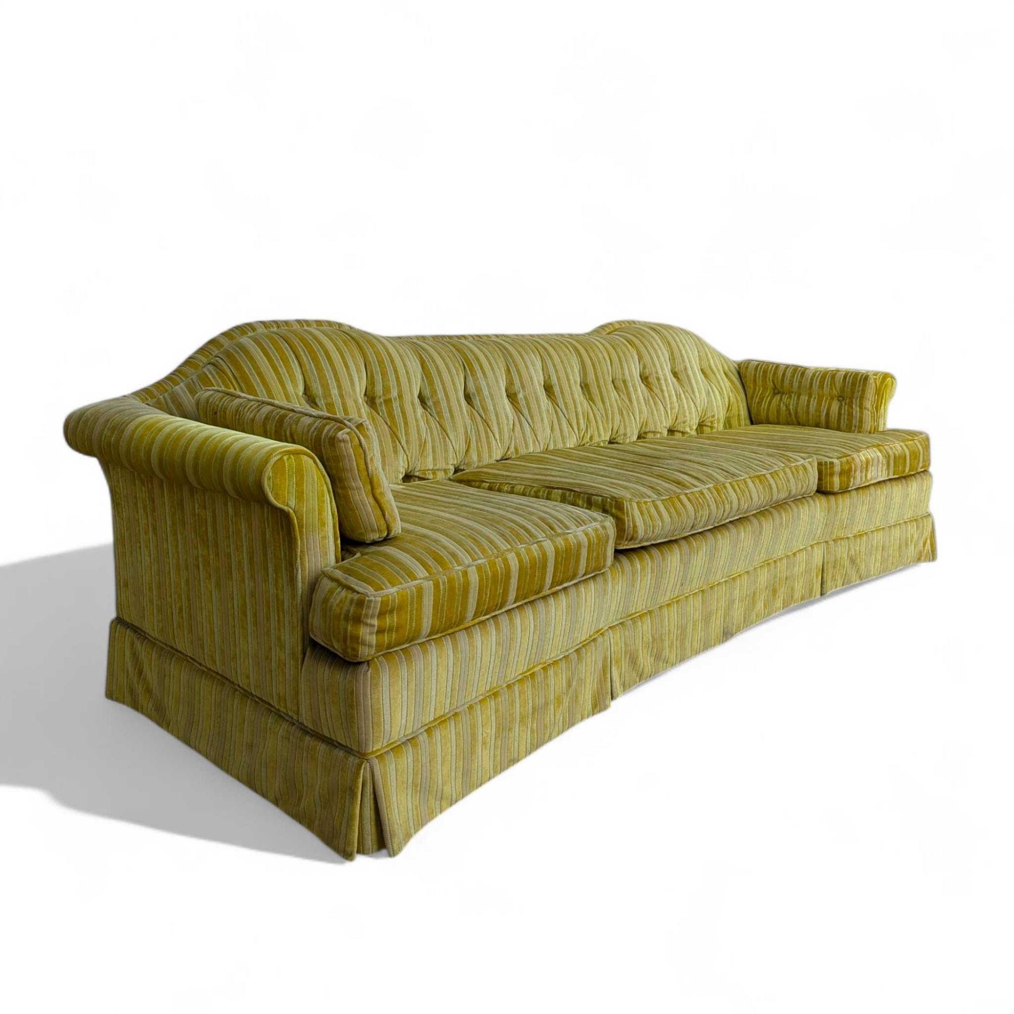 Mid-Century Modern Key City Furniture Striped Yellow Tufted Sofa en vente 4