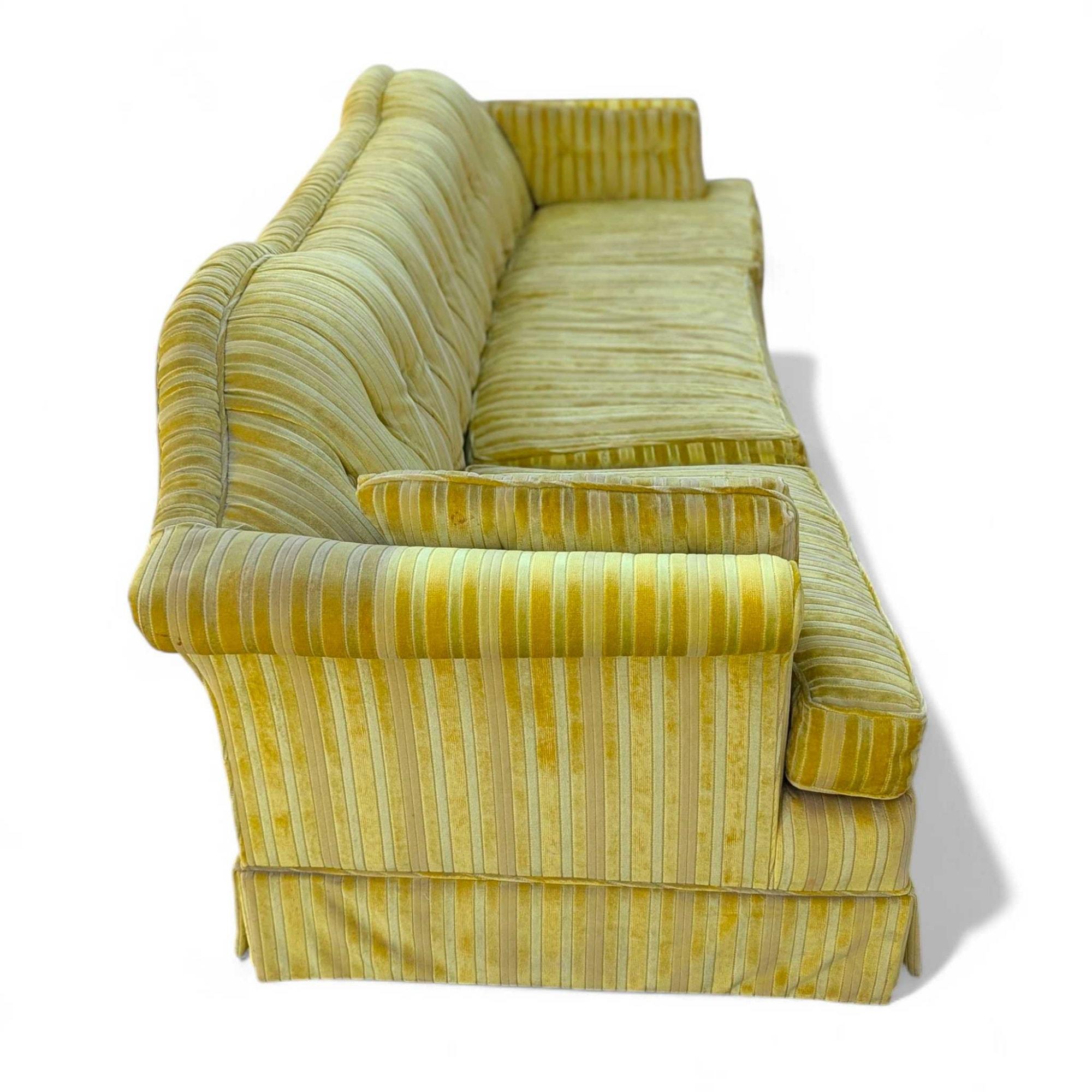 Mid-Century Modern Key City Furniture Striped Yellow Tufted Sofa en vente 1