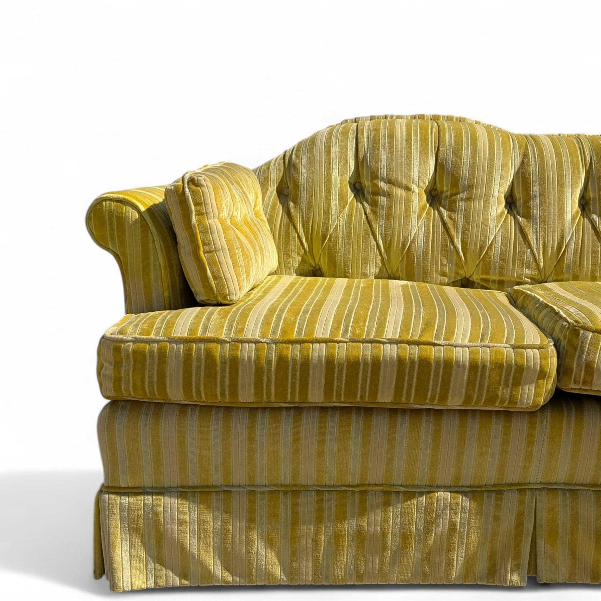 Mid-Century Modern Key City Furniture Striped Yellow Tufted Sofa en vente 3