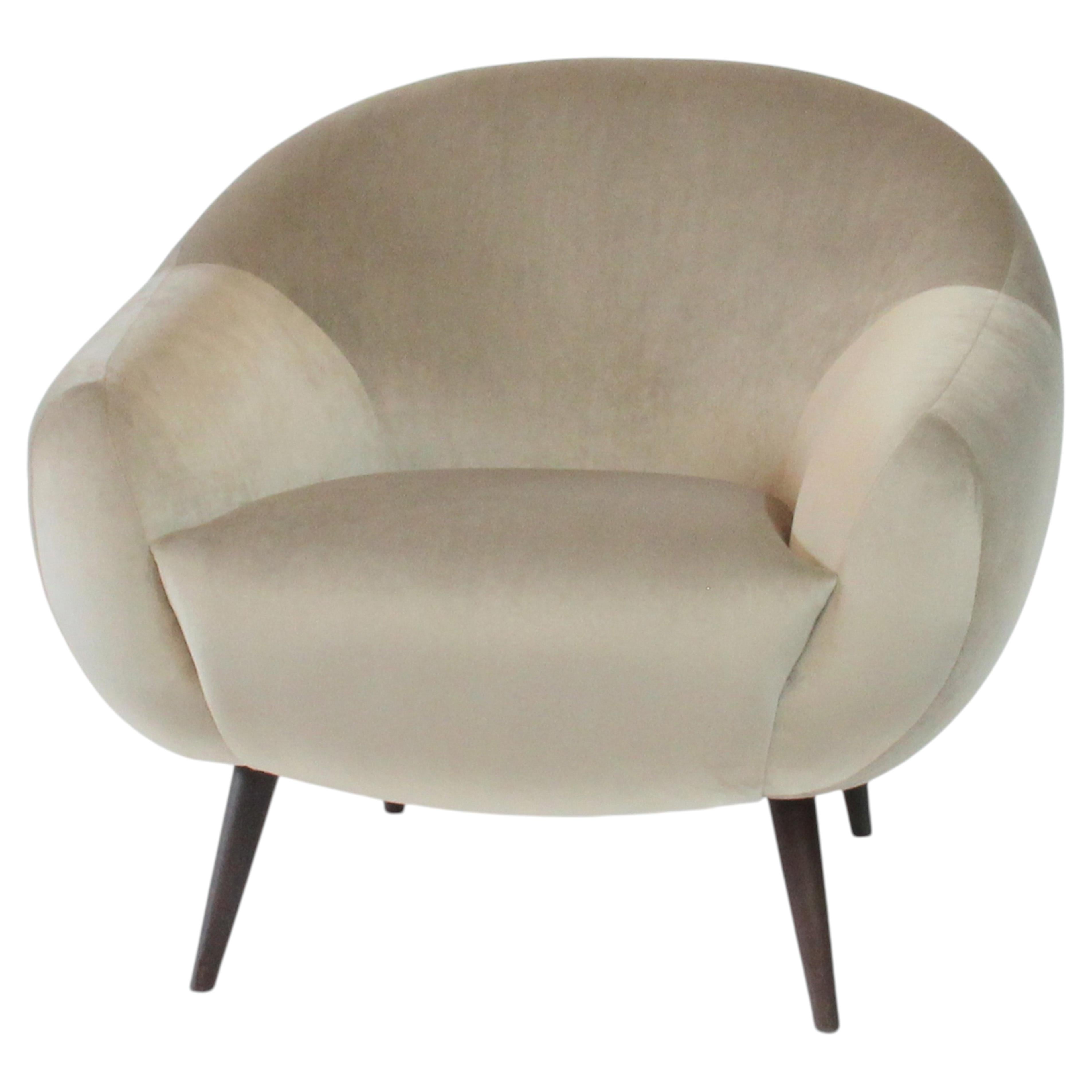 Mid-Century Modern khaki velvet brown oak Niemeyer lounge chair by InsidherLand