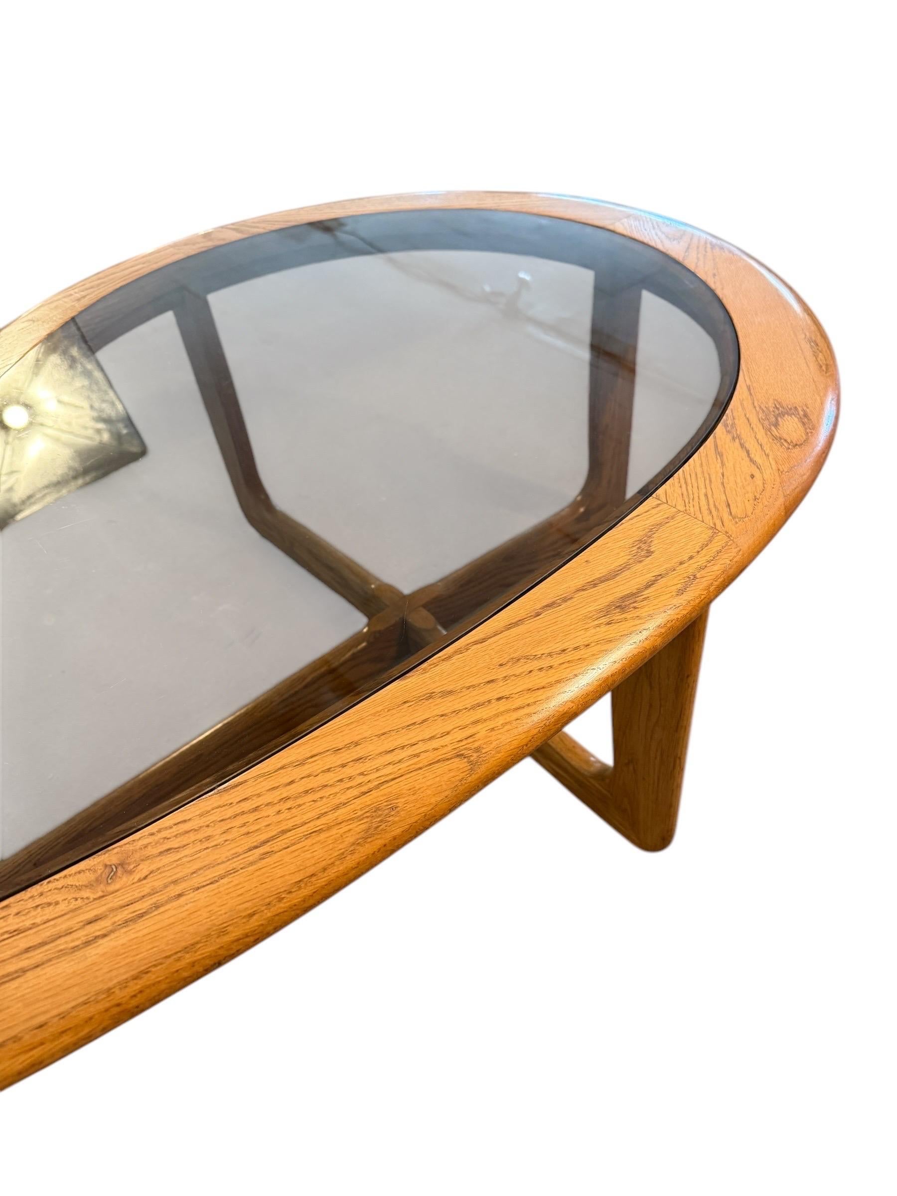 Mesa baja moderna de mediados de siglo con forma de riñón by Lane Furniture en Bueno estado para la venta en Brooklyn, NY