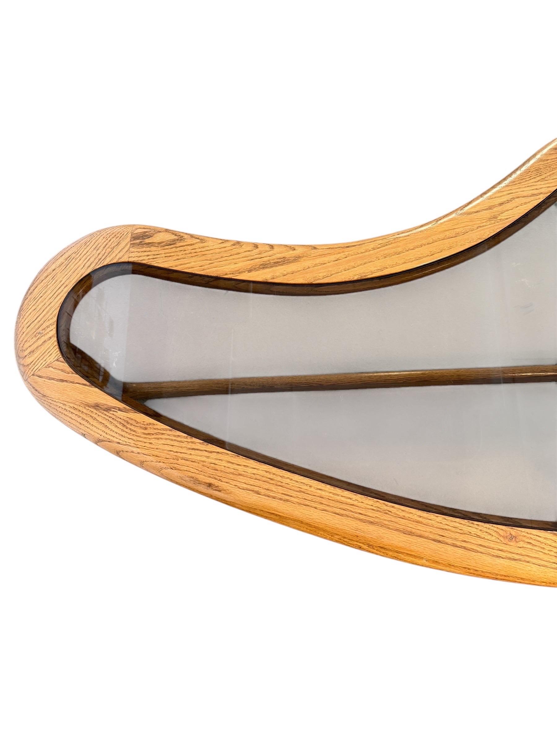 Mesa baja moderna de mediados de siglo con forma de riñón by Lane Furniture Vidrio ahumado en venta
