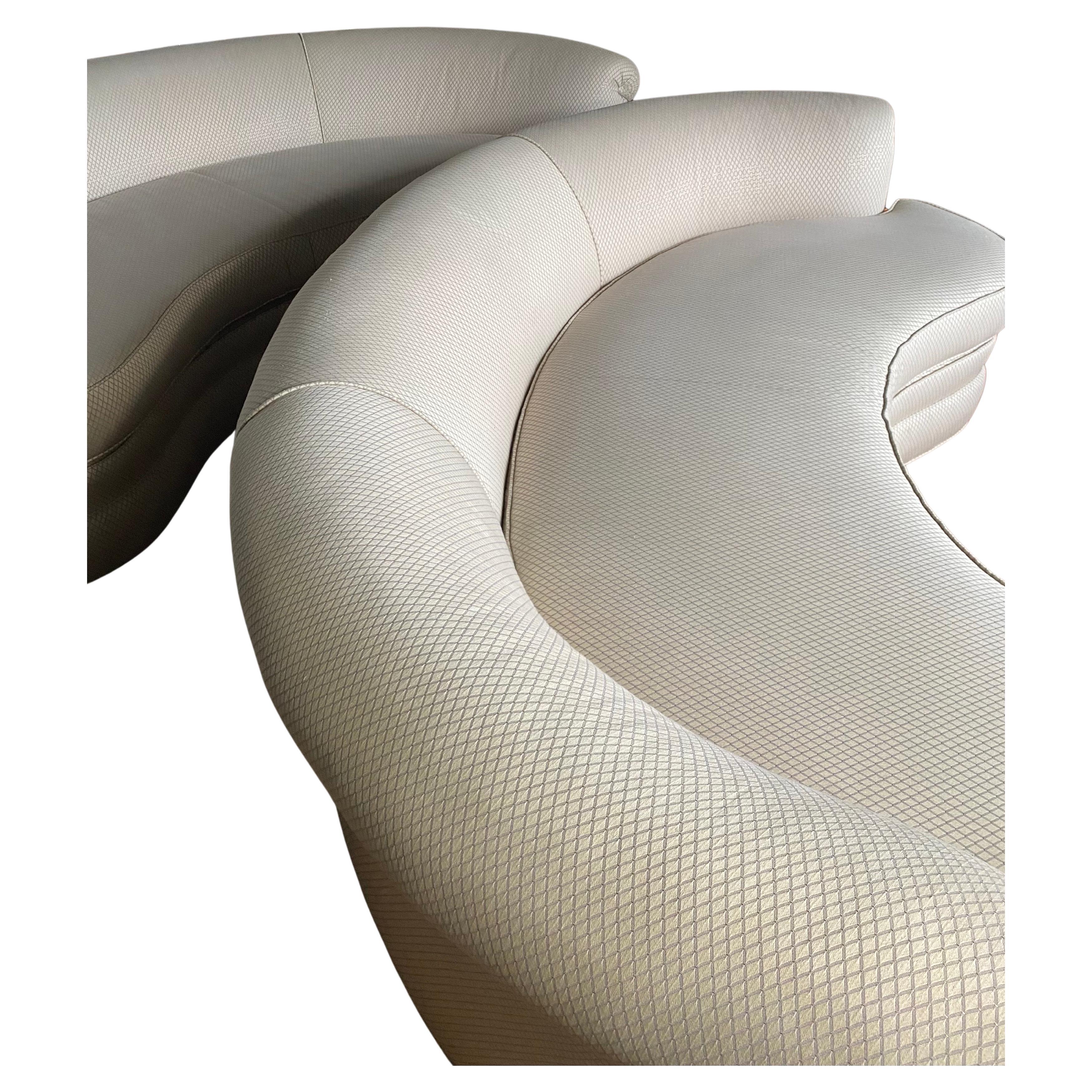 Mid-Century Modern Kidney Shaped Curved Serpentine Biomorphic Cloud Sofa For Sale 3