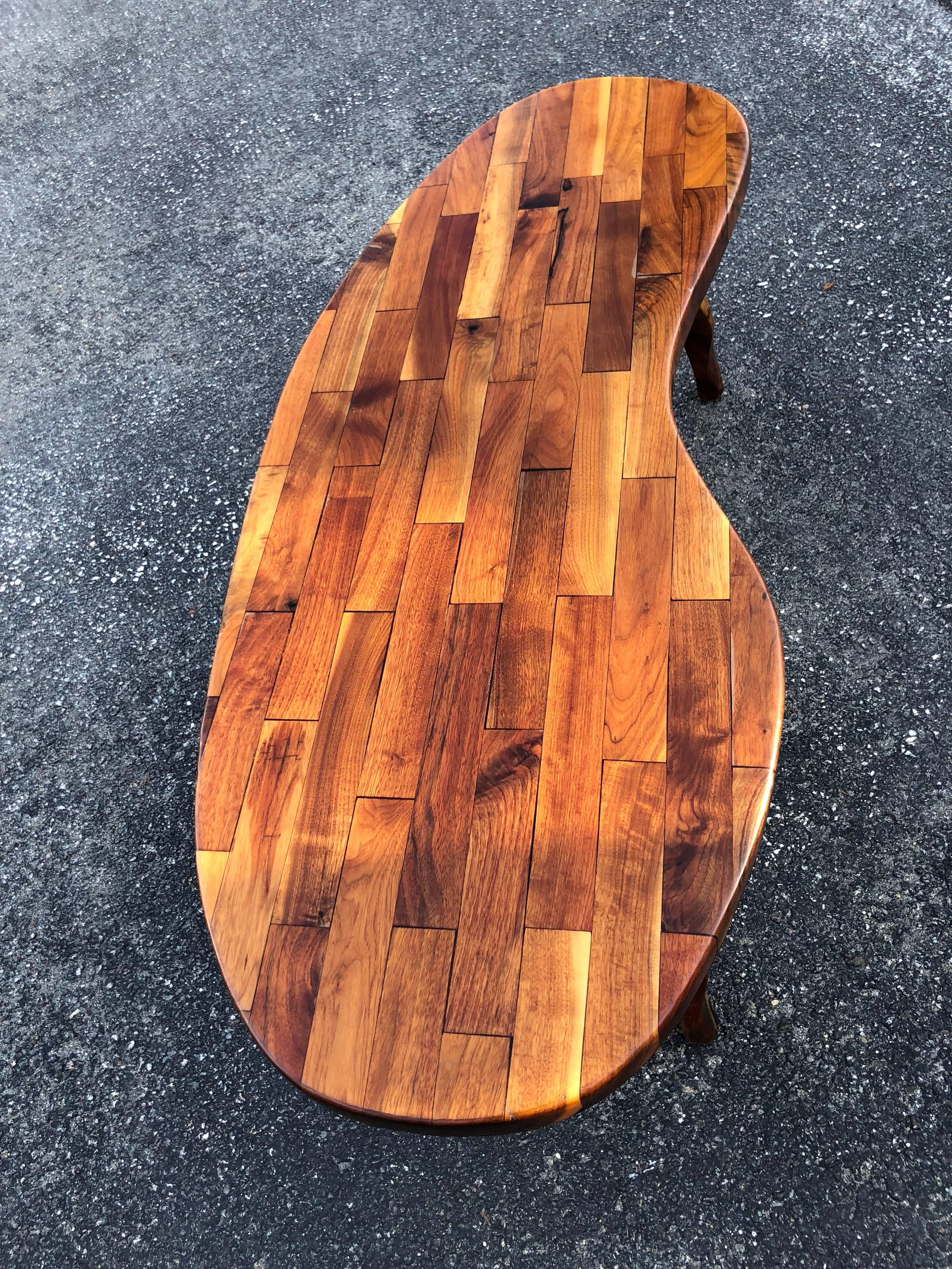 Mid-Century Modern Table basse en bois en forme de rein, moderne du milieu du siècle dernier